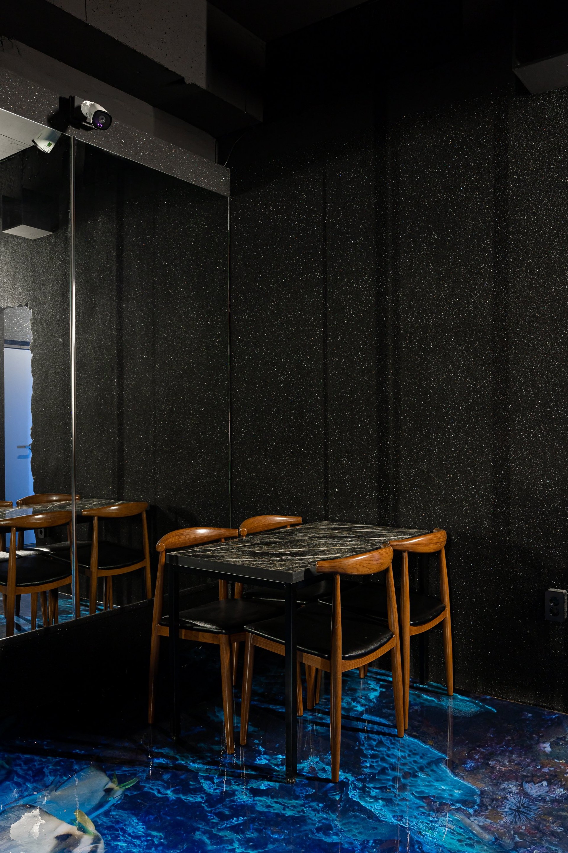 /user/d/designholic/editor/2303/fbba260c6db871af01fd3f075f465c51_1680237845_3957.jpg 이미지크게보기