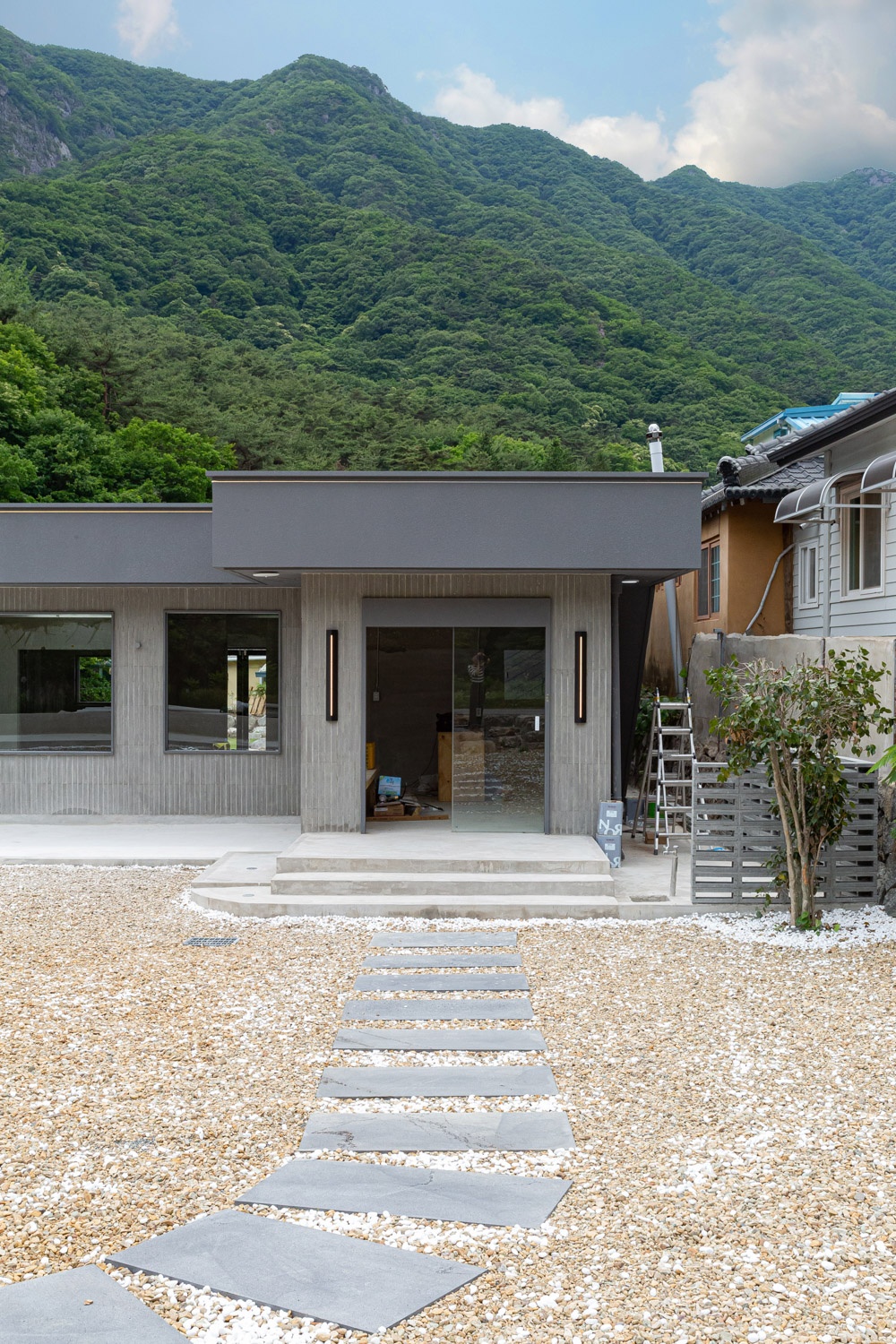 /user/d/designholic/editor/2401/a5bf8c5dc16b1766f7b59f79974efbbf_1706613319_9071.jpg 이미지크게보기