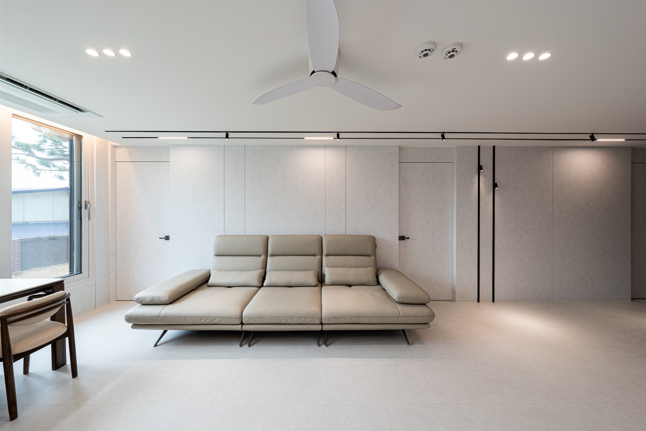 /user/d/designholic/editor/2507/45e0e90c35f469bd1db6ebba4812146c_1752798390_8424.jpg 이미지크게보기
