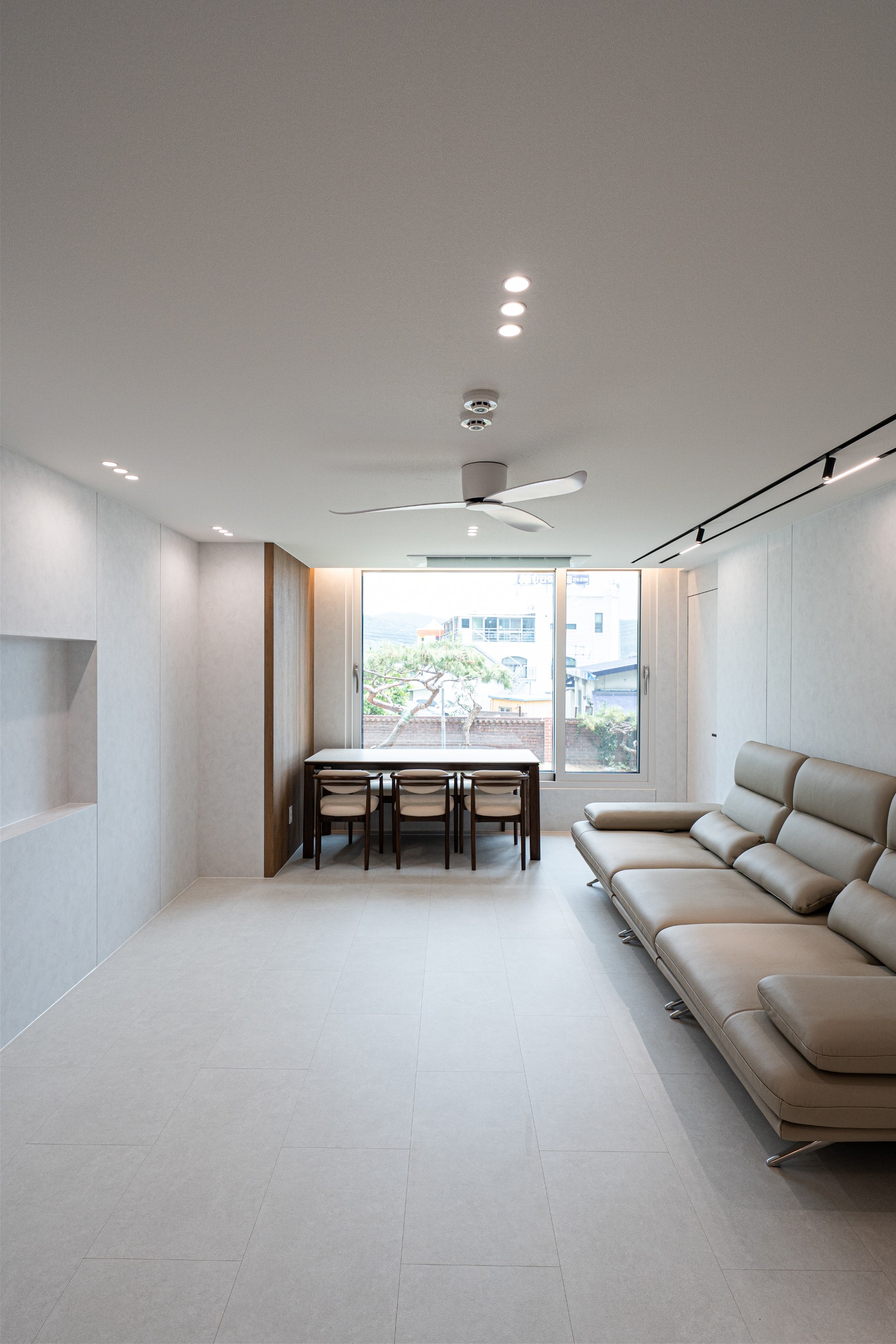 /user/d/designholic/editor/2507/45e0e90c35f469bd1db6ebba4812146c_1752798436_4579.jpg 이미지크게보기