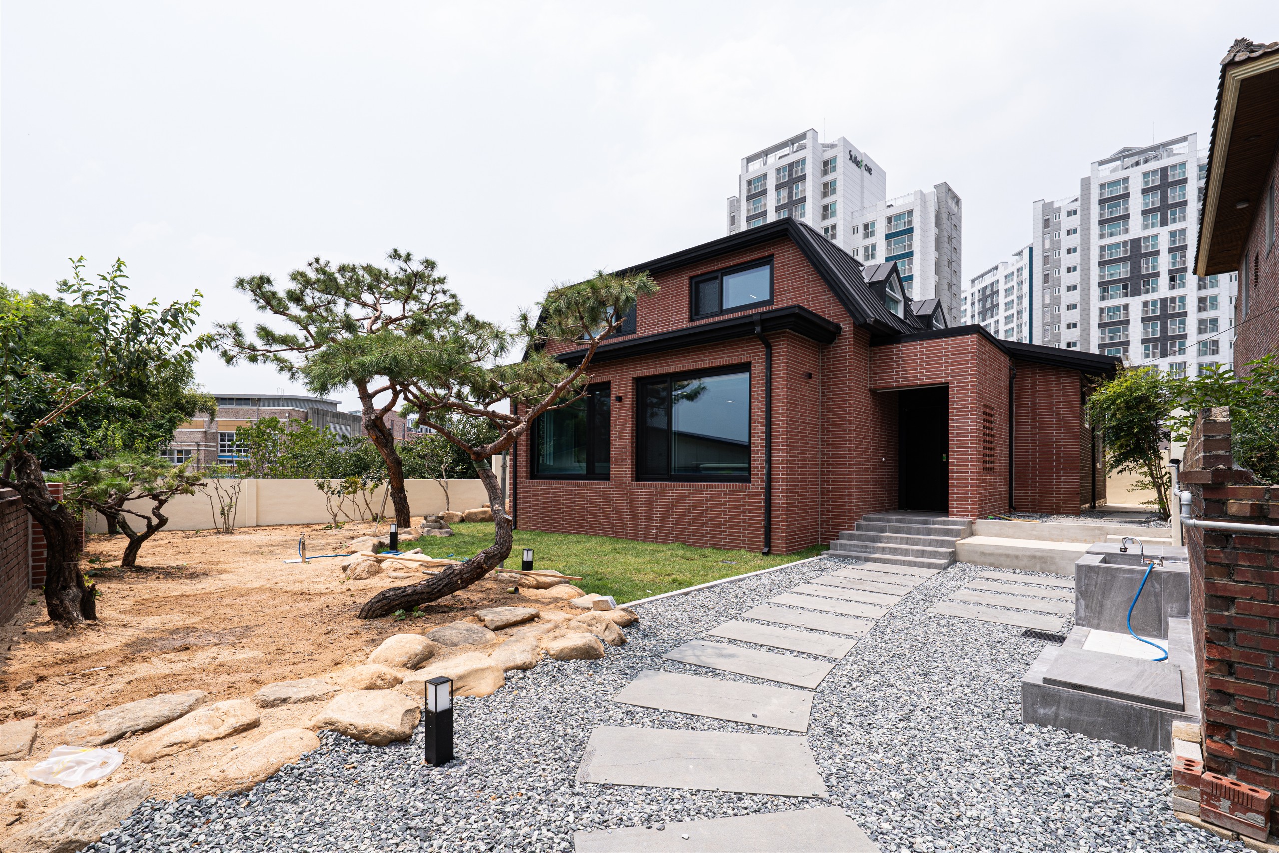 /user/d/designholic/editor/2507/45e0e90c35f469bd1db6ebba4812146c_1752798645_2204.jpg 이미지크게보기