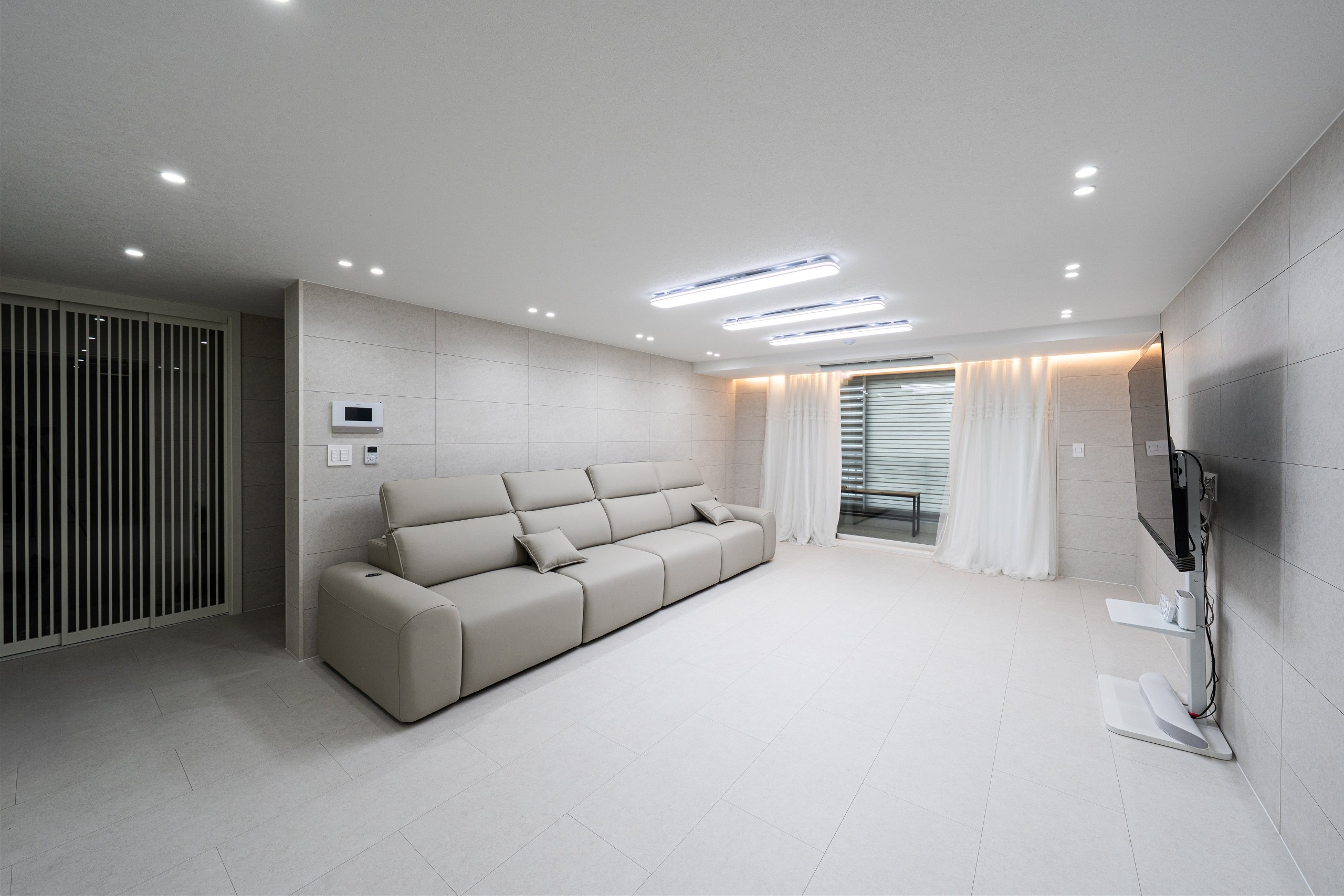 /user/d/designholic/editor/2509/bfbc1ae9f209bd86667bccb39847b6c4_1758504497_4171.jpg 이미지크게보기