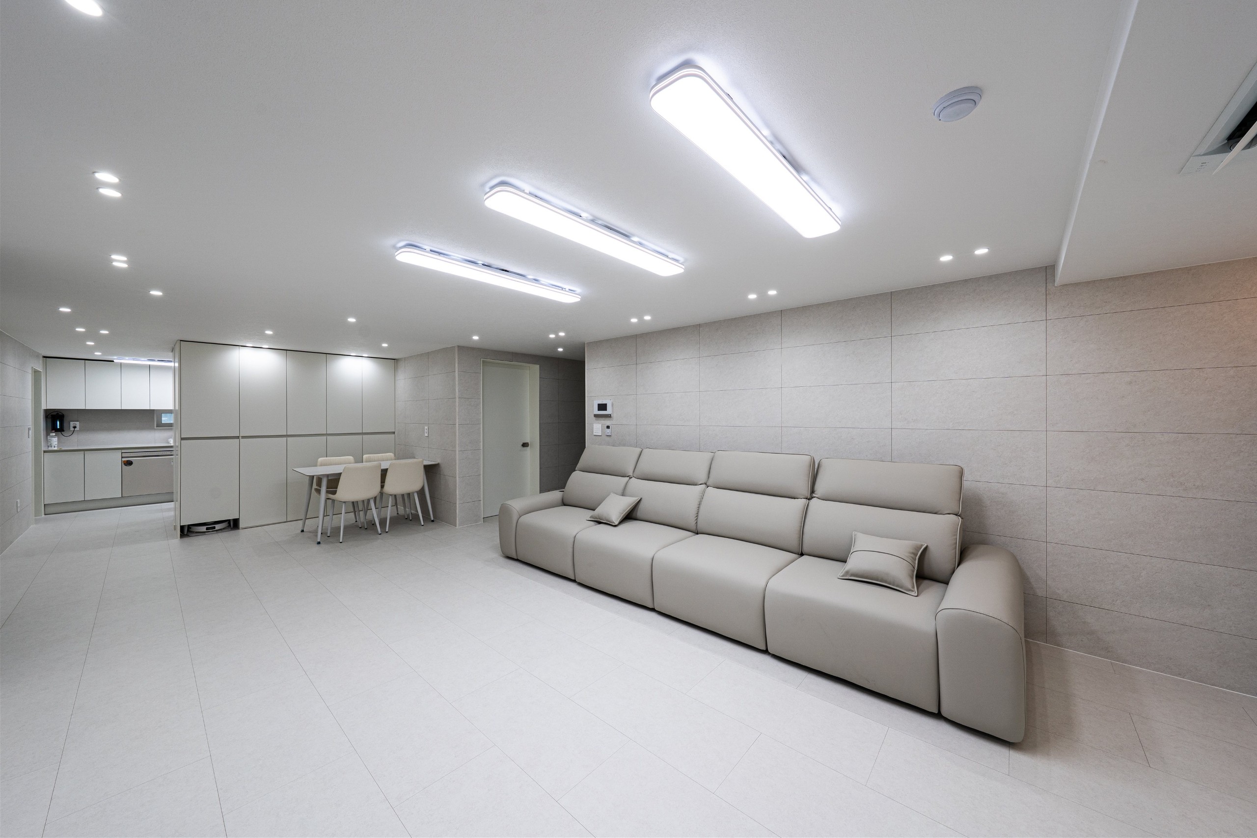 /user/d/designholic/editor/2509/bfbc1ae9f209bd86667bccb39847b6c4_1758504497_7749.jpg 이미지크게보기