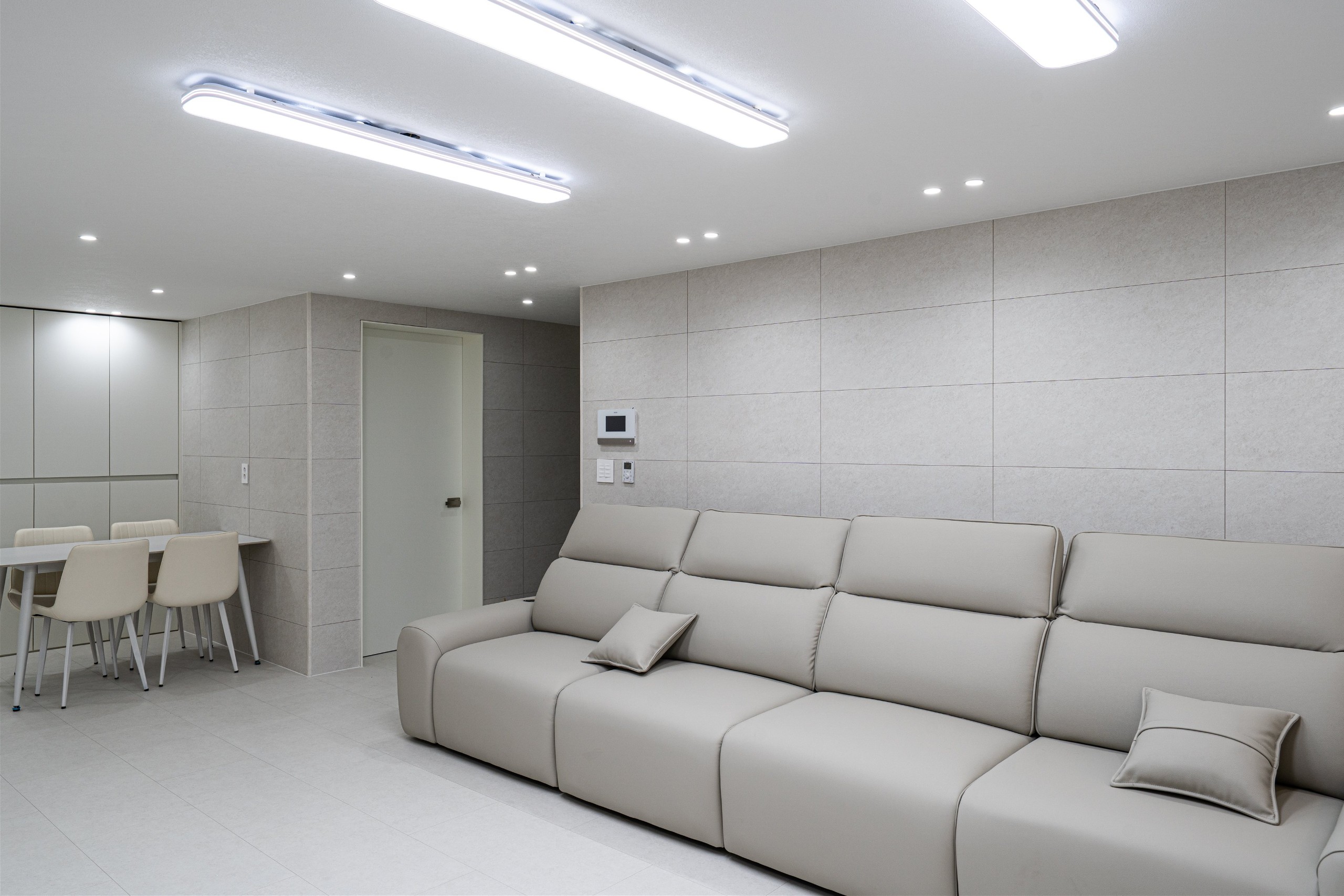 /user/d/designholic/editor/2509/bfbc1ae9f209bd86667bccb39847b6c4_1758504497_9531.jpg 이미지크게보기