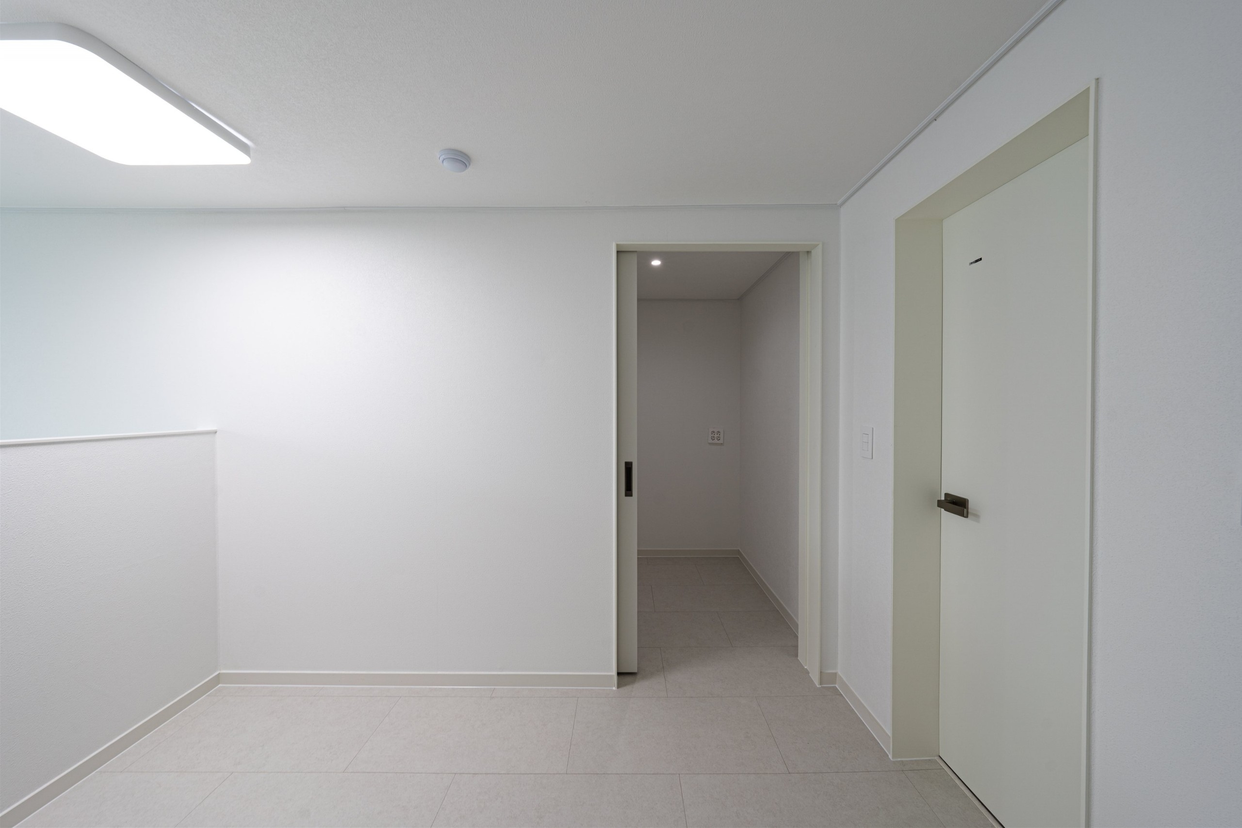 /user/d/designholic/editor/2509/bfbc1ae9f209bd86667bccb39847b6c4_1758504541_4604.jpg 이미지크게보기
