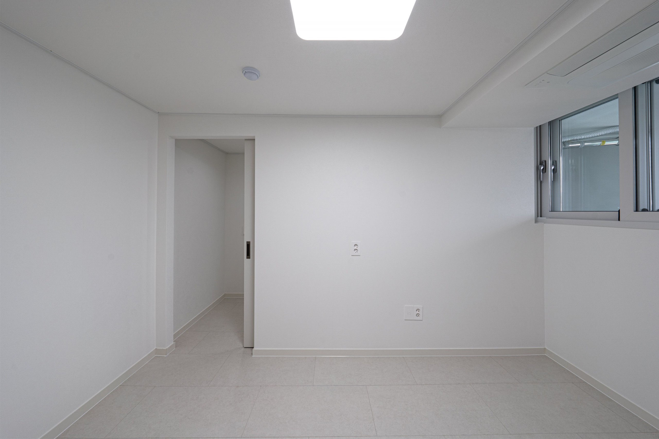 /user/d/designholic/editor/2509/bfbc1ae9f209bd86667bccb39847b6c4_1758504555_8288.jpg 이미지크게보기