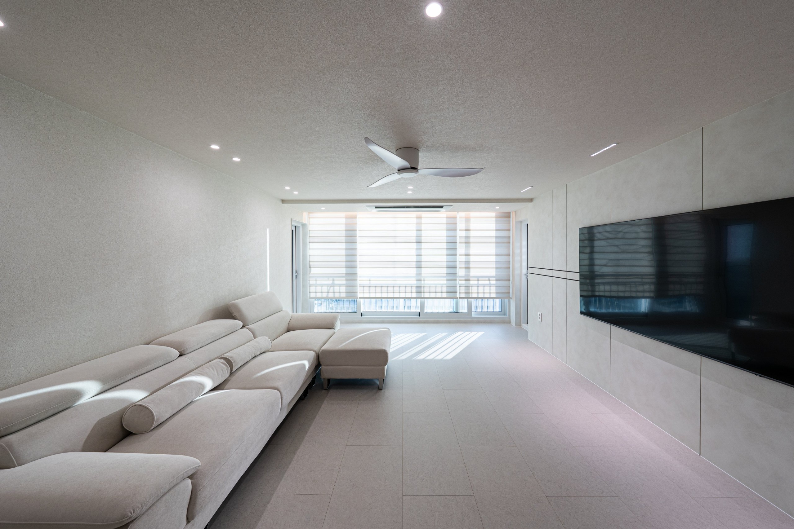 /user/d/designholic/editor/2512/6cc0c19b5c546195f5eb1df921c90572_1765240876_7467.jpg 이미지크게보기