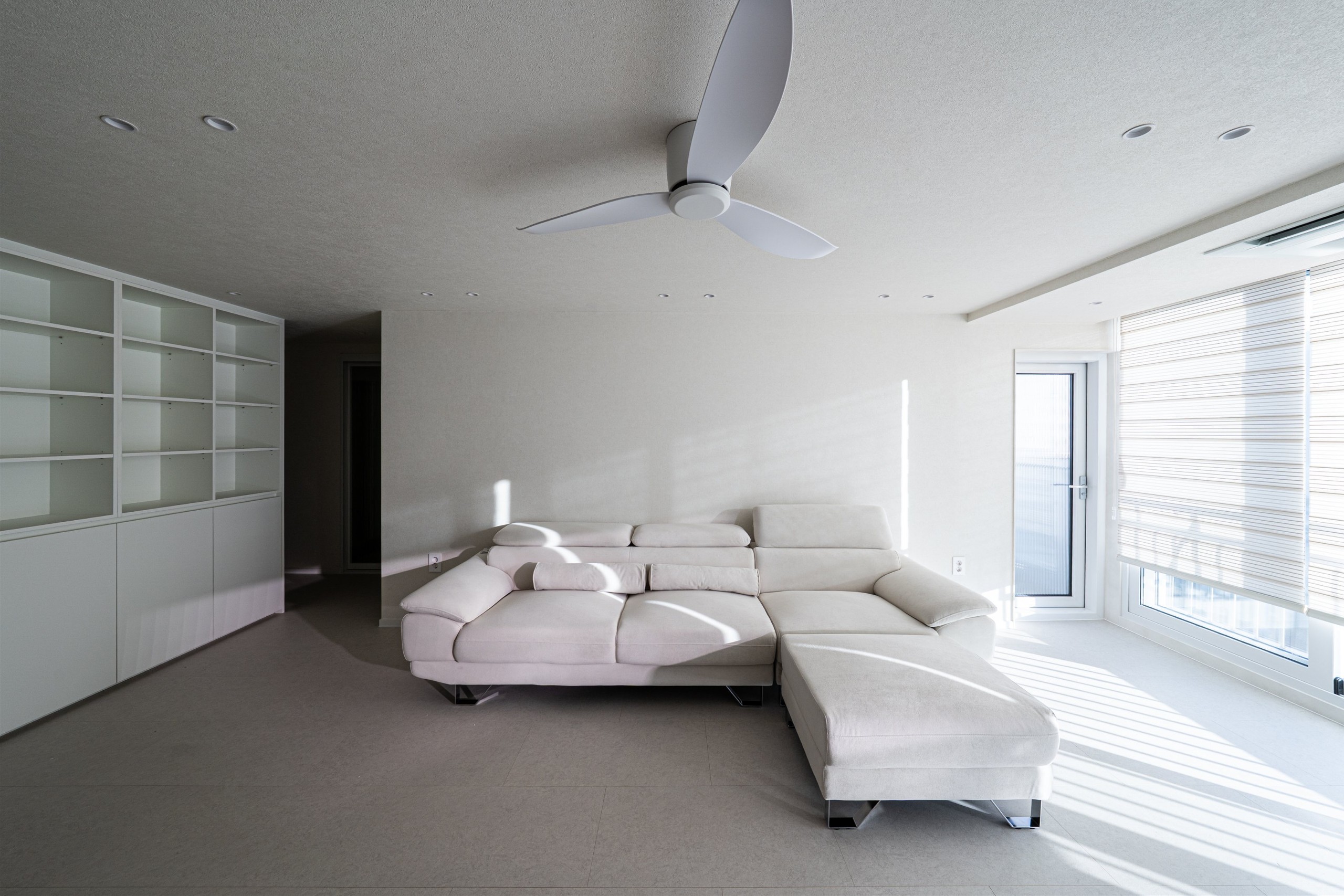 /user/d/designholic/editor/2512/6cc0c19b5c546195f5eb1df921c90572_1765240877_3828.jpg 이미지크게보기