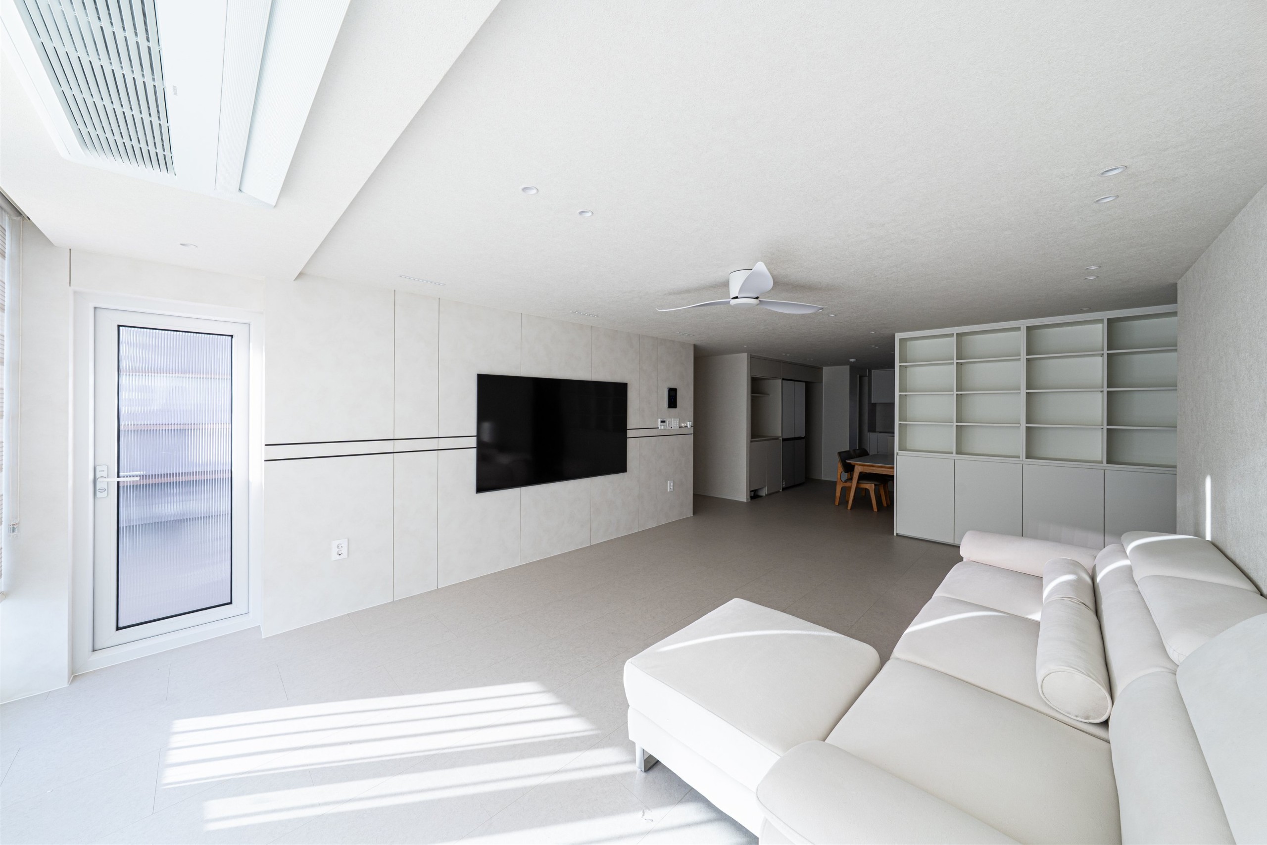 /user/d/designholic/editor/2512/6cc0c19b5c546195f5eb1df921c90572_1765240877_9583.jpg 이미지크게보기