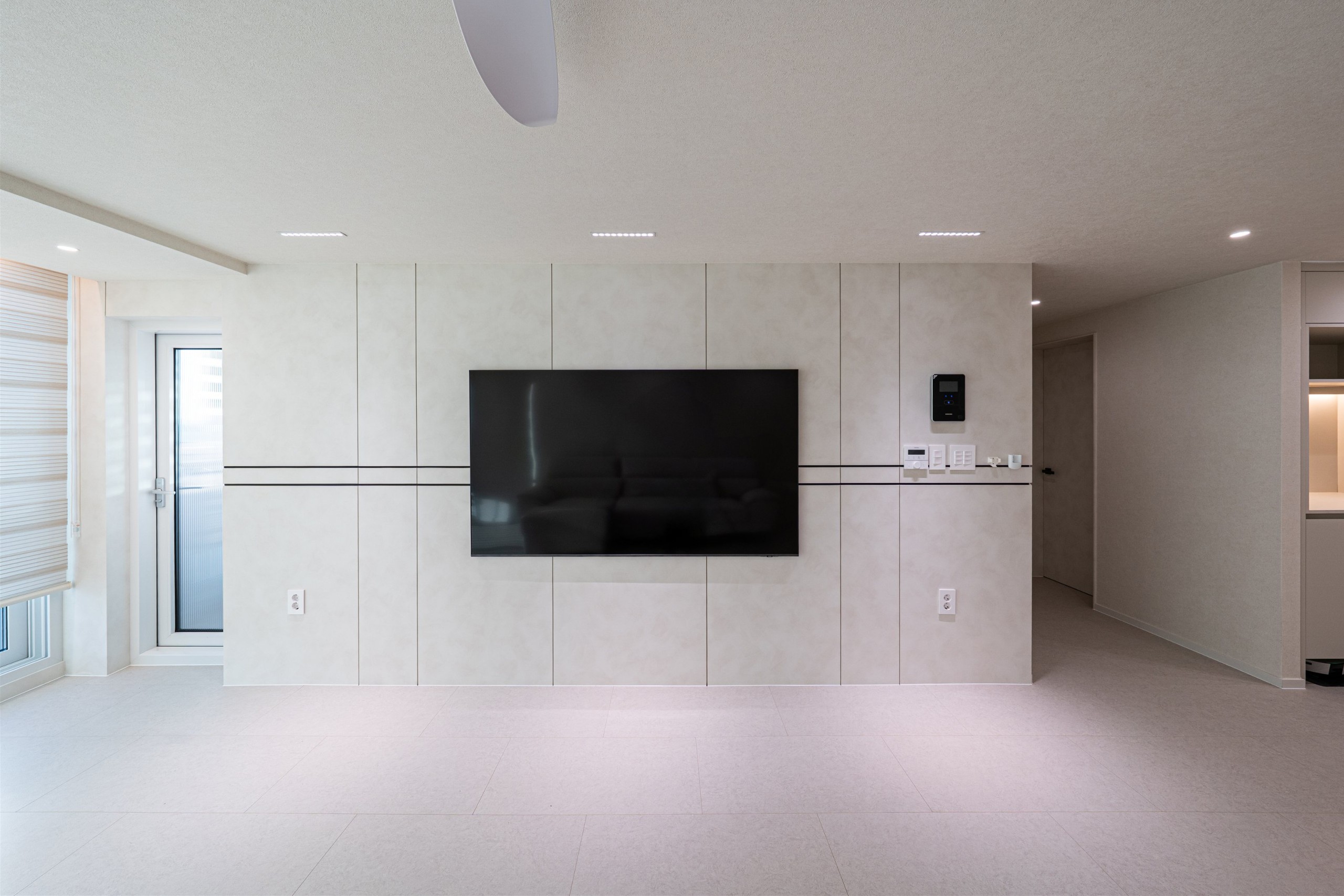 /user/d/designholic/editor/2512/6cc0c19b5c546195f5eb1df921c90572_1765240887_3814.jpg 이미지크게보기