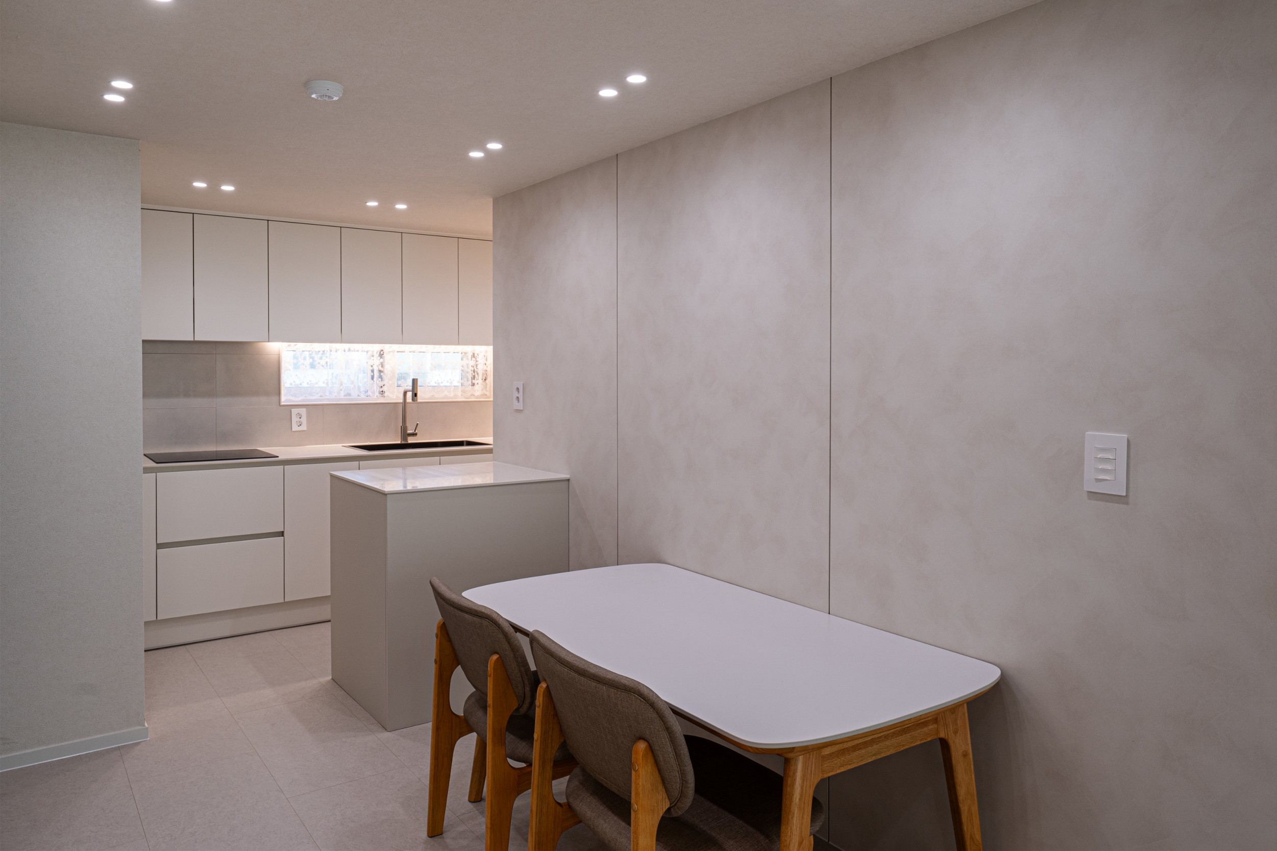 /user/d/designholic/editor/2512/6cc0c19b5c546195f5eb1df921c90572_1765240887_8257.jpg 이미지크게보기