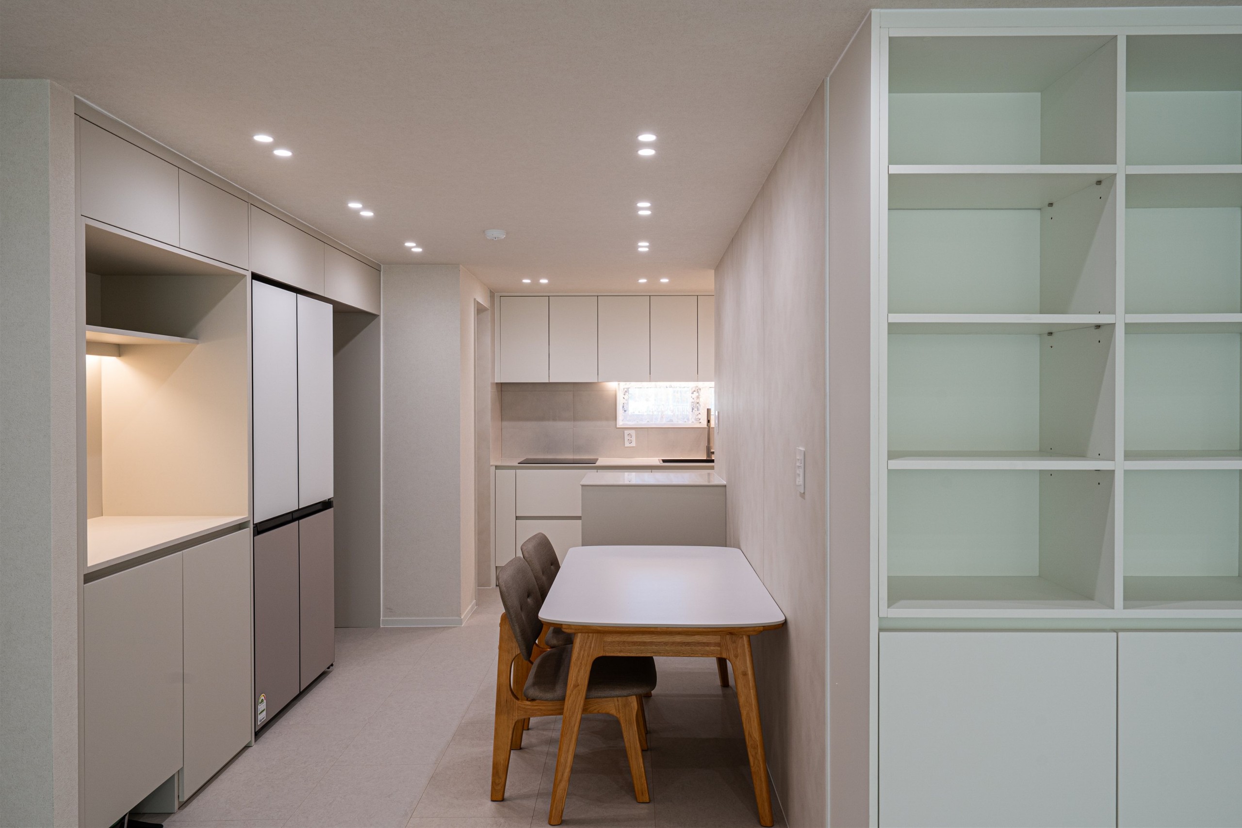 /user/d/designholic/editor/2512/6cc0c19b5c546195f5eb1df921c90572_1765240887_9724.jpg 이미지크게보기