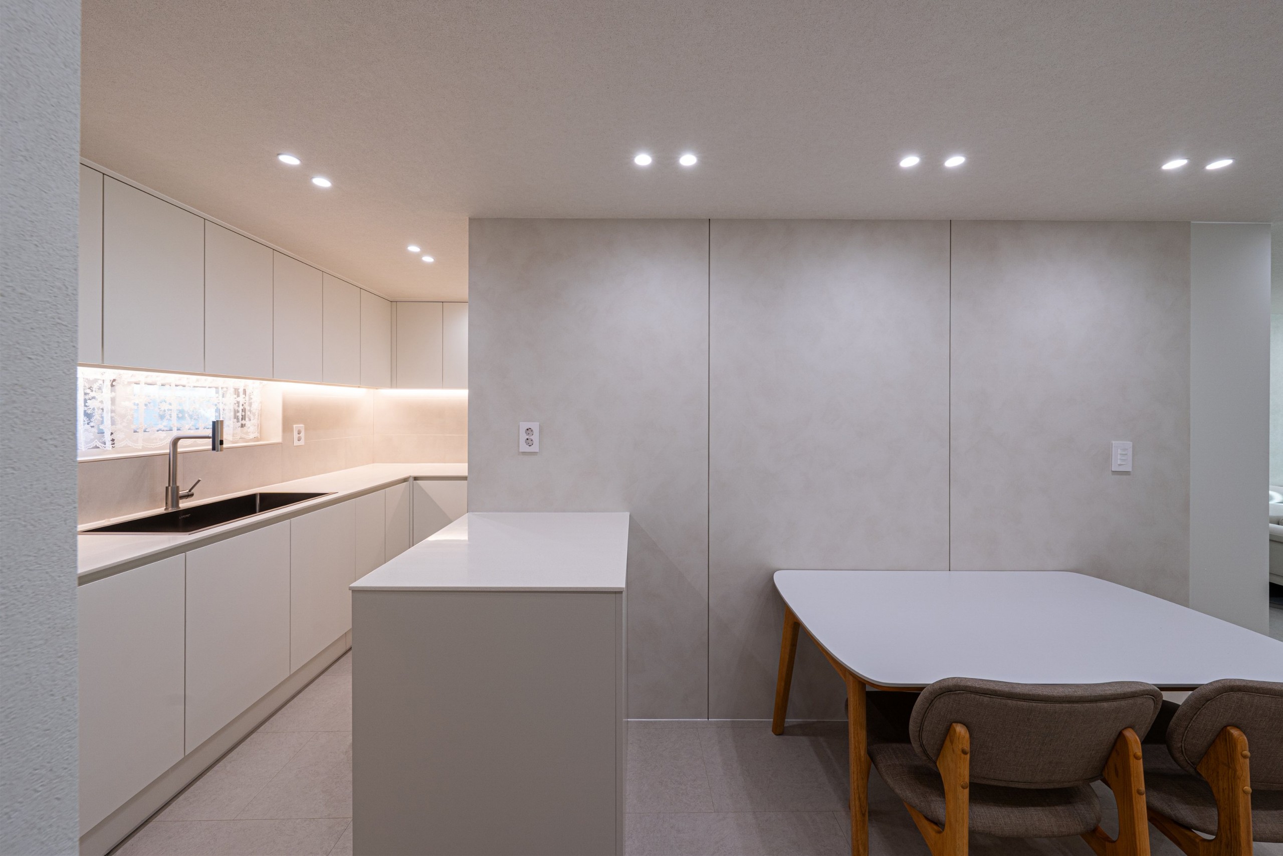 /user/d/designholic/editor/2512/6cc0c19b5c546195f5eb1df921c90572_1765240892_8869.jpg 이미지크게보기