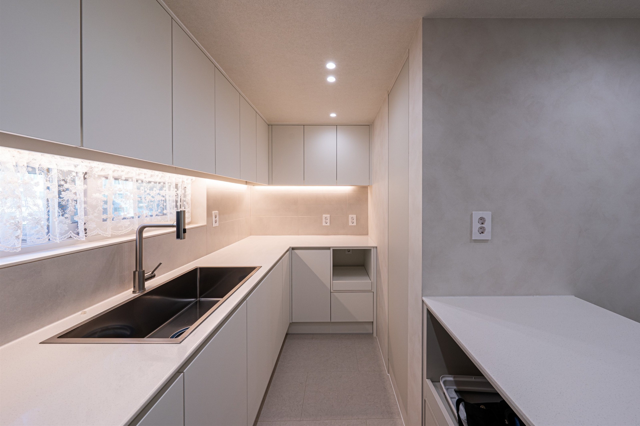 /user/d/designholic/editor/2512/6cc0c19b5c546195f5eb1df921c90572_1765240893_1629.jpg 이미지크게보기