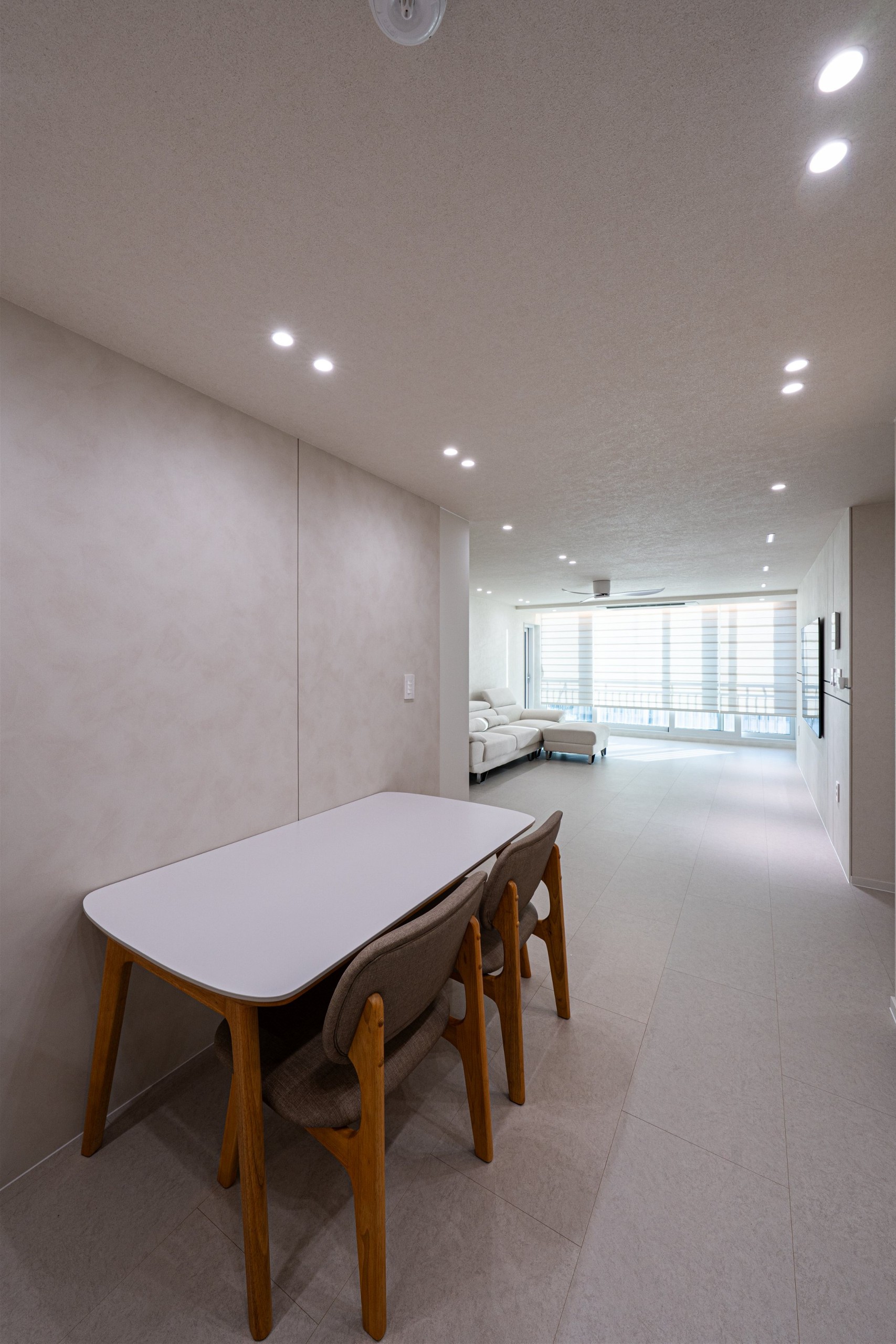 /user/d/designholic/editor/2512/6cc0c19b5c546195f5eb1df921c90572_1765240893_8779.jpg 이미지크게보기