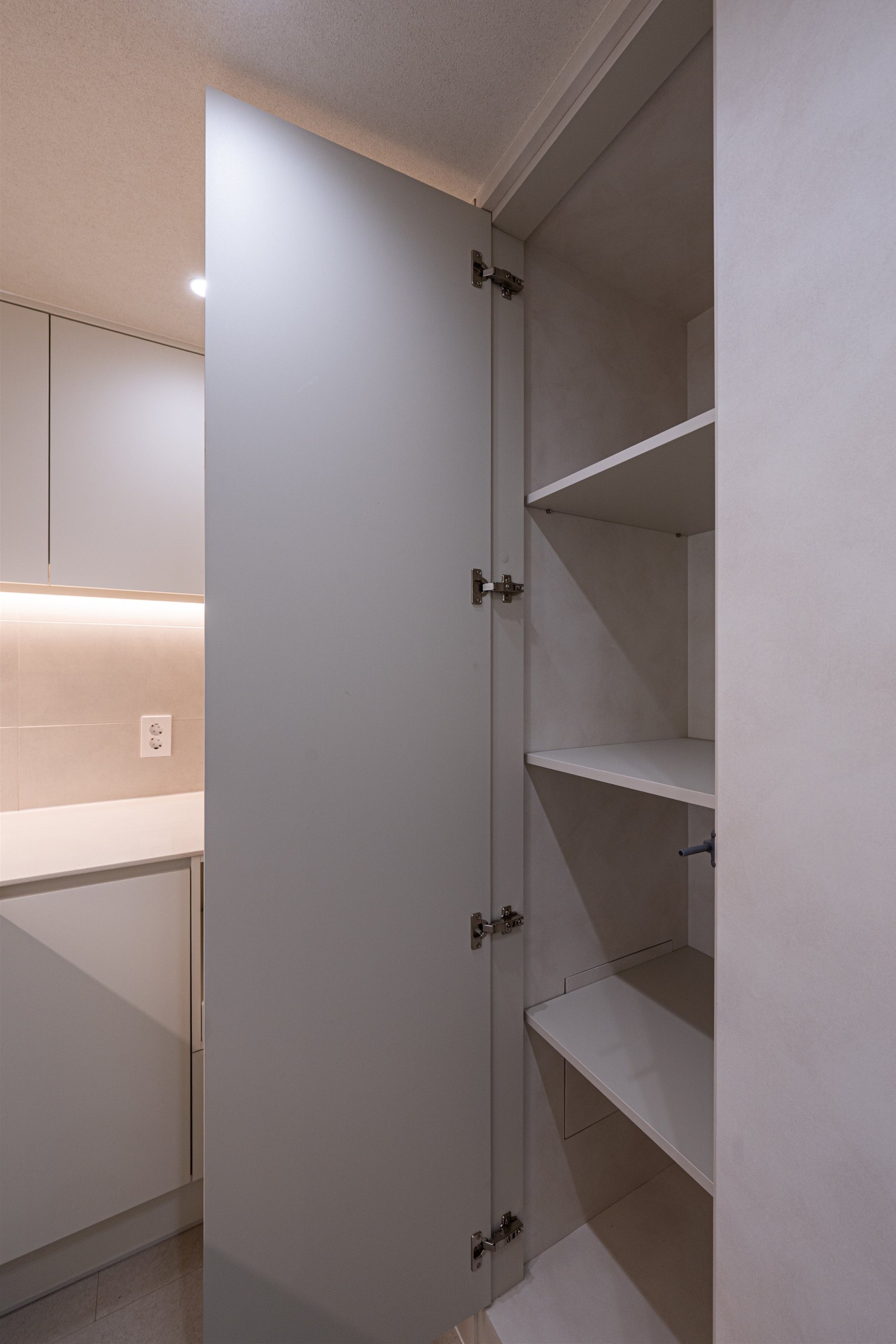 /user/d/designholic/editor/2512/6cc0c19b5c546195f5eb1df921c90572_1765240898_7931.jpg 이미지크게보기