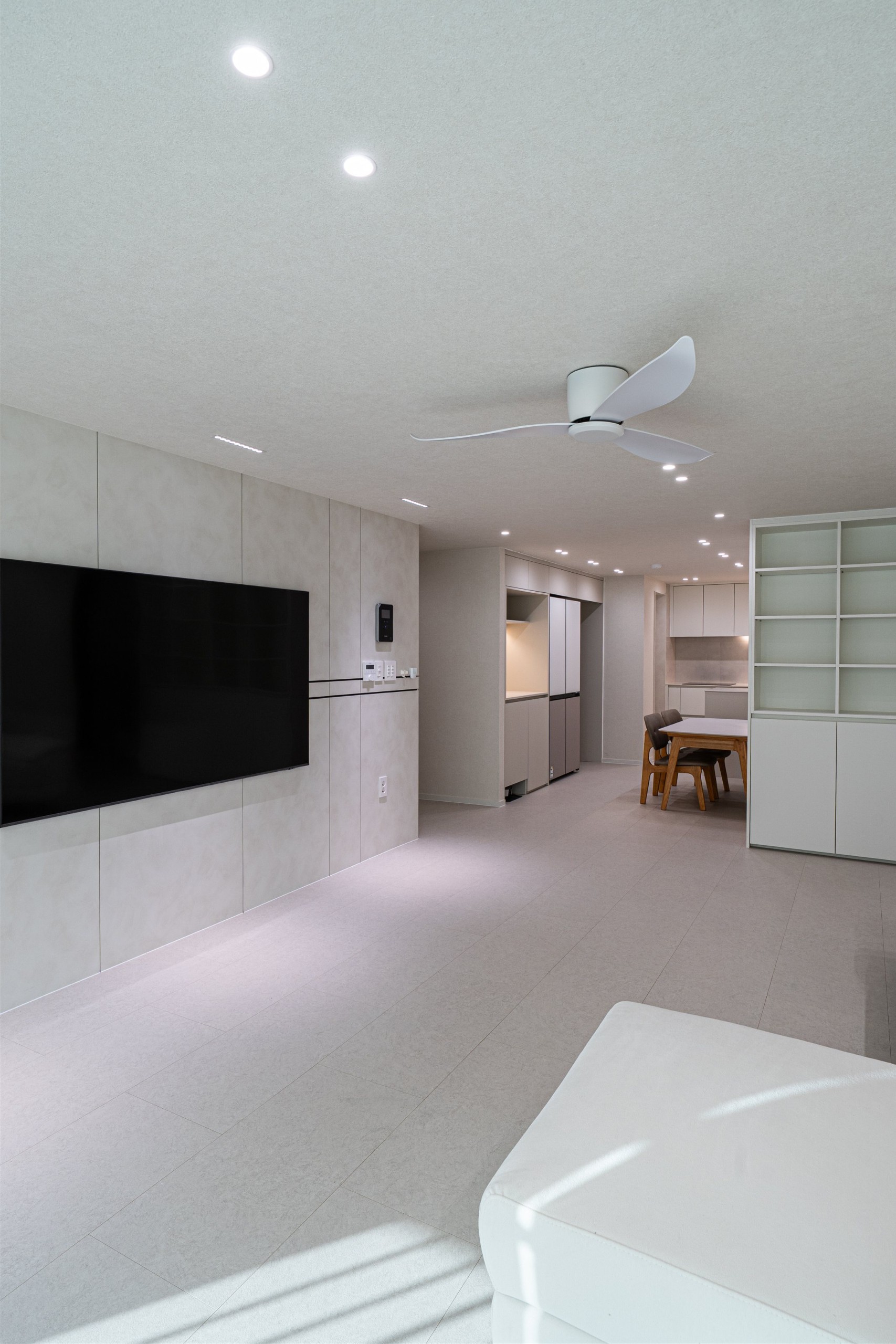 /user/d/designholic/editor/2512/6cc0c19b5c546195f5eb1df921c90572_1765240905_0464.jpg 이미지크게보기