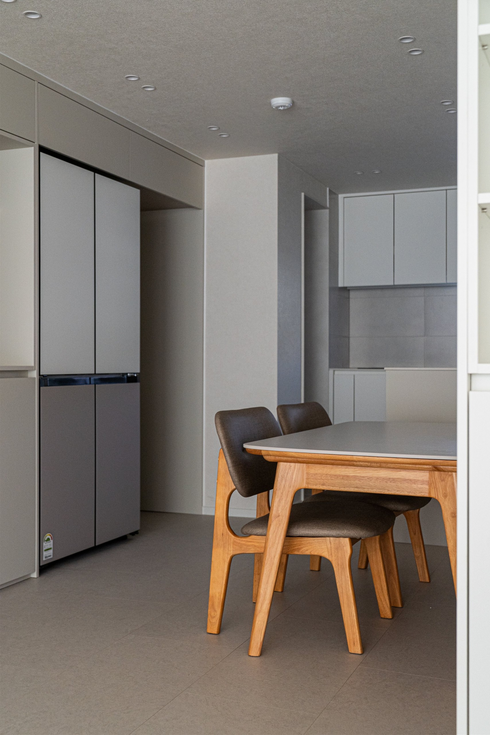 /user/d/designholic/editor/2512/6cc0c19b5c546195f5eb1df921c90572_1765240905_9871.jpg 이미지크게보기