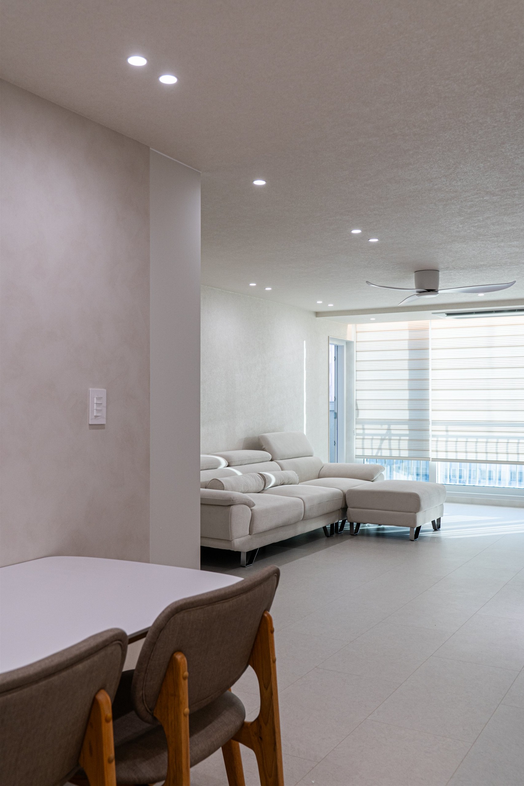 /user/d/designholic/editor/2512/6cc0c19b5c546195f5eb1df921c90572_1765240913_064.jpg 이미지크게보기