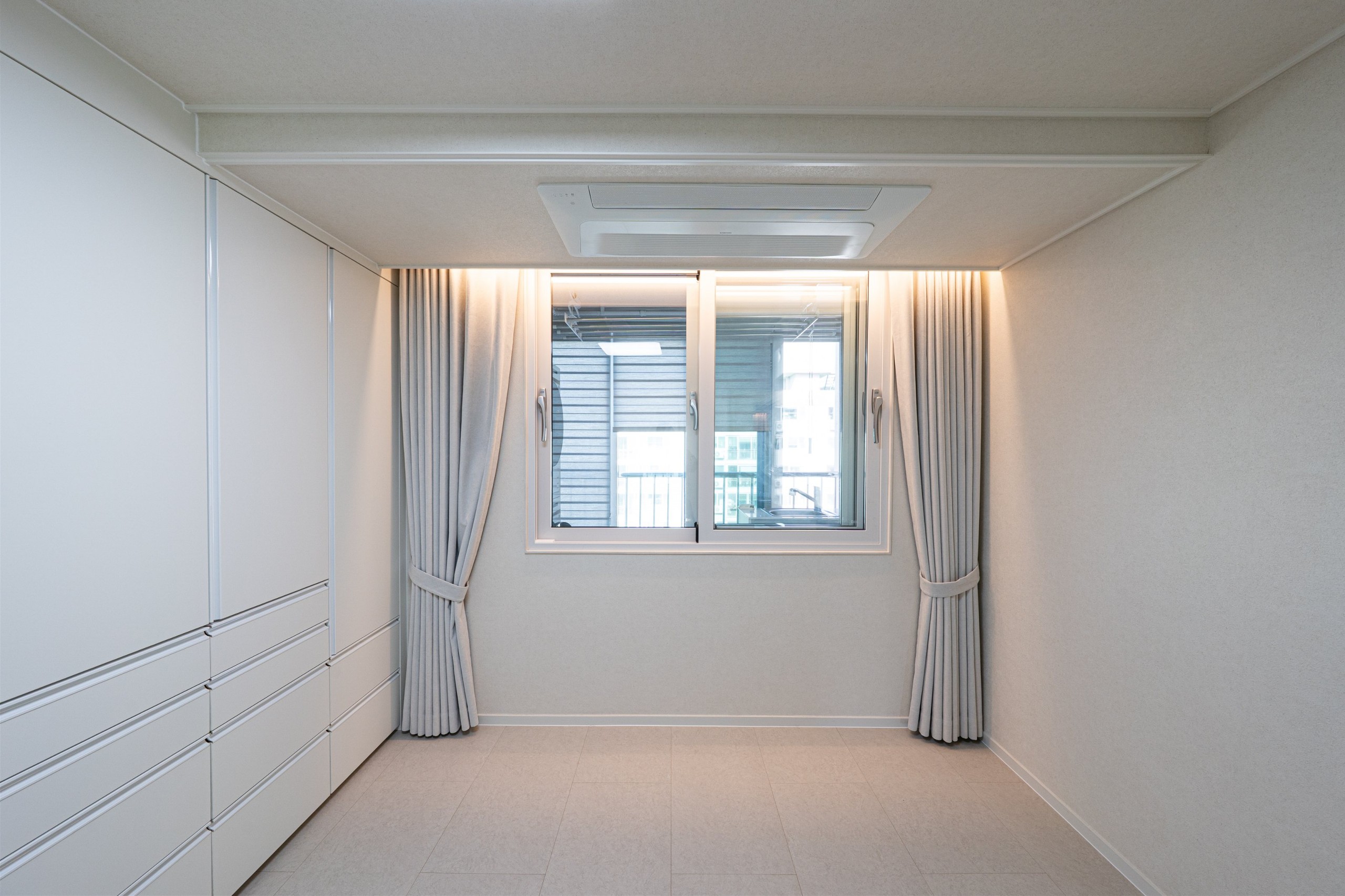 /user/d/designholic/editor/2512/6cc0c19b5c546195f5eb1df921c90572_1765240913_6895.jpg 이미지크게보기