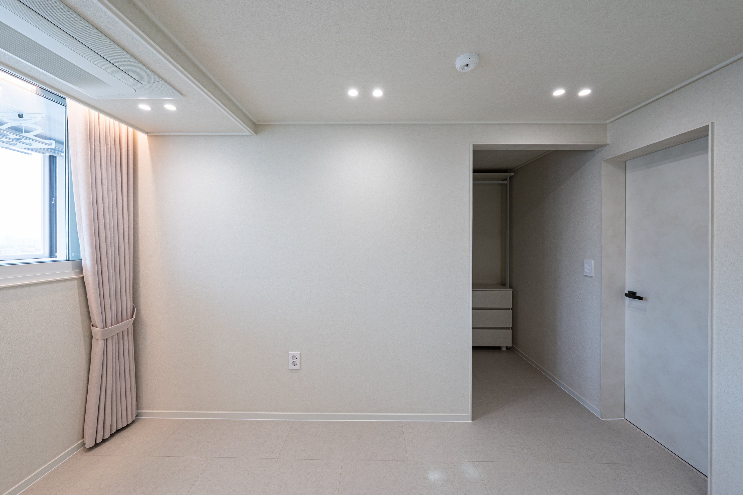 /user/d/designholic/editor/2512/6cc0c19b5c546195f5eb1df921c90572_1765240919_3957.jpg 이미지크게보기