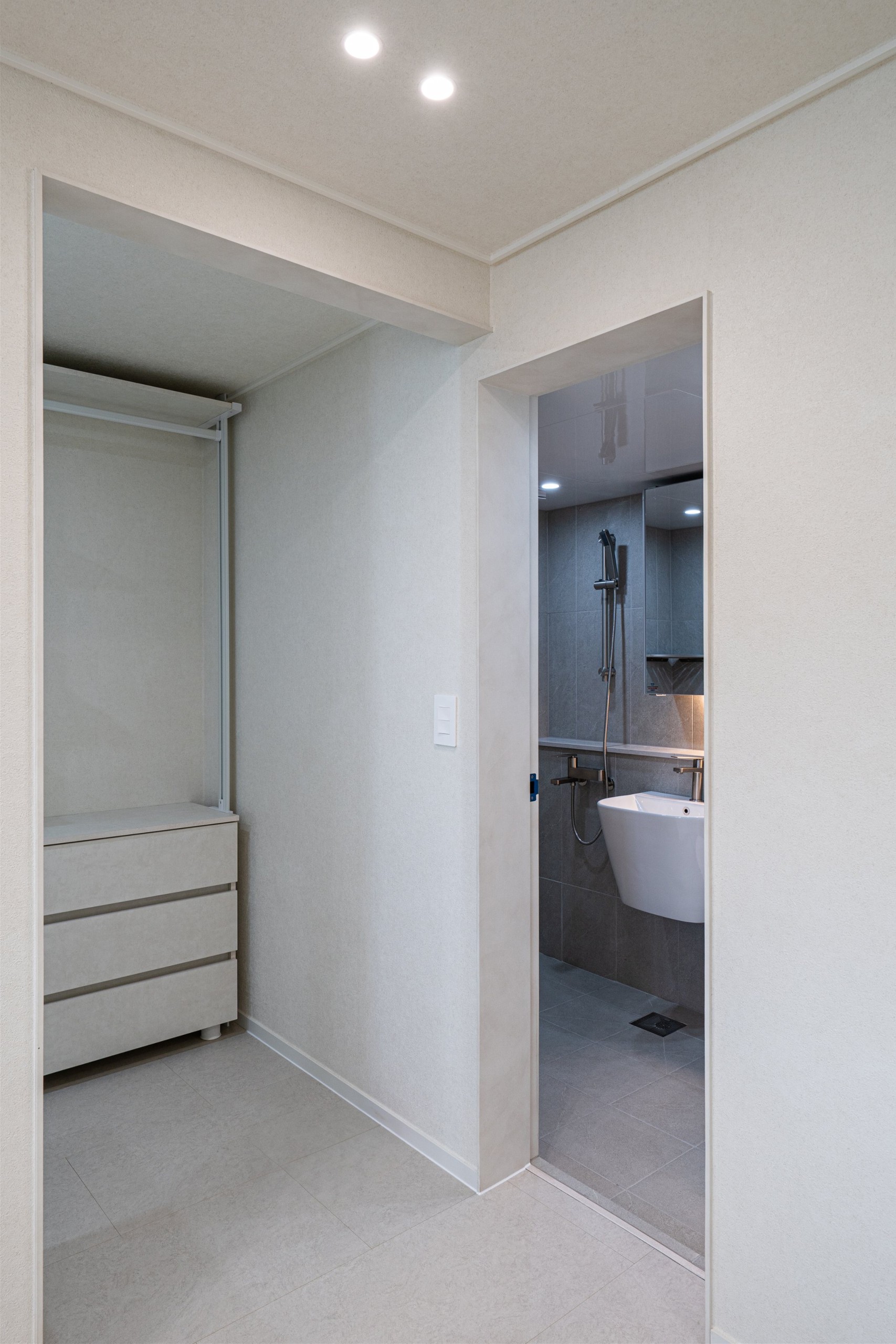 /user/d/designholic/editor/2512/6cc0c19b5c546195f5eb1df921c90572_1765240925_4997.jpg 이미지크게보기