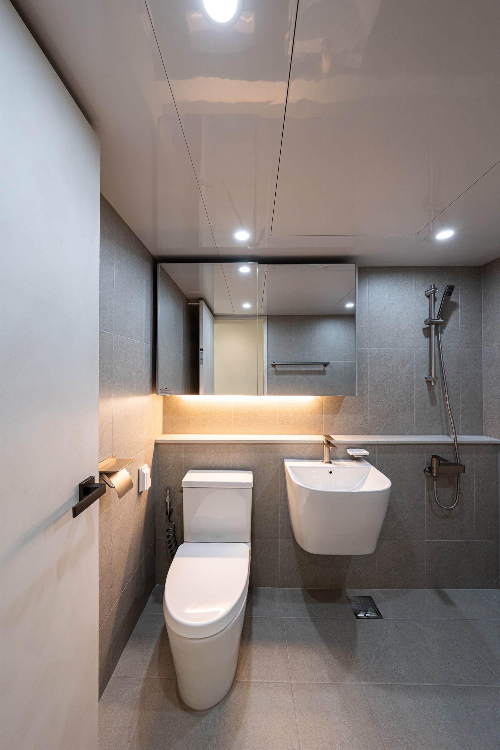 /user/d/designholic/editor/2512/6cc0c19b5c546195f5eb1df921c90572_1765240946_1095.jpg 이미지크게보기