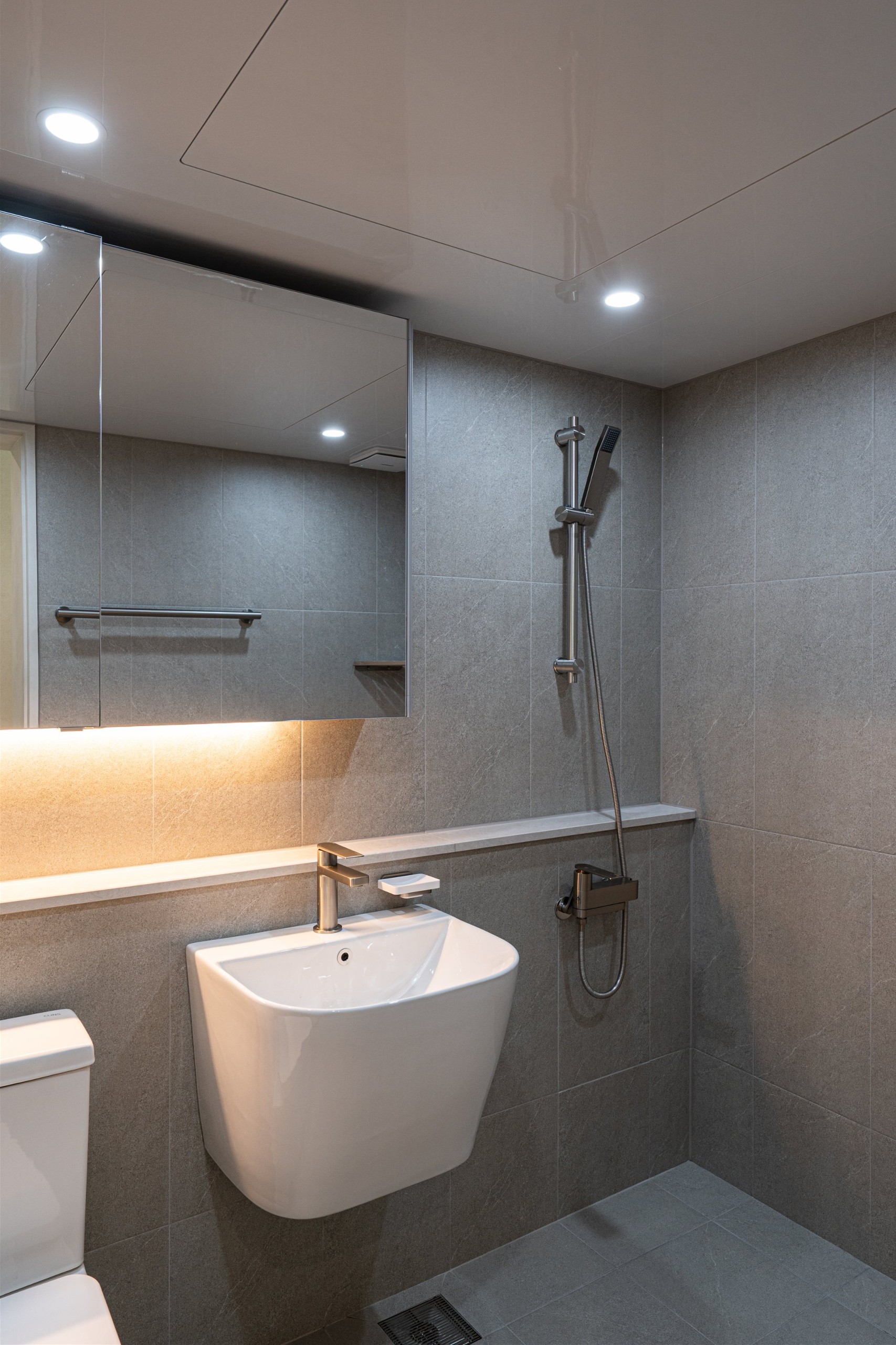 /user/d/designholic/editor/2512/6cc0c19b5c546195f5eb1df921c90572_1765240946_4285.jpg 이미지크게보기