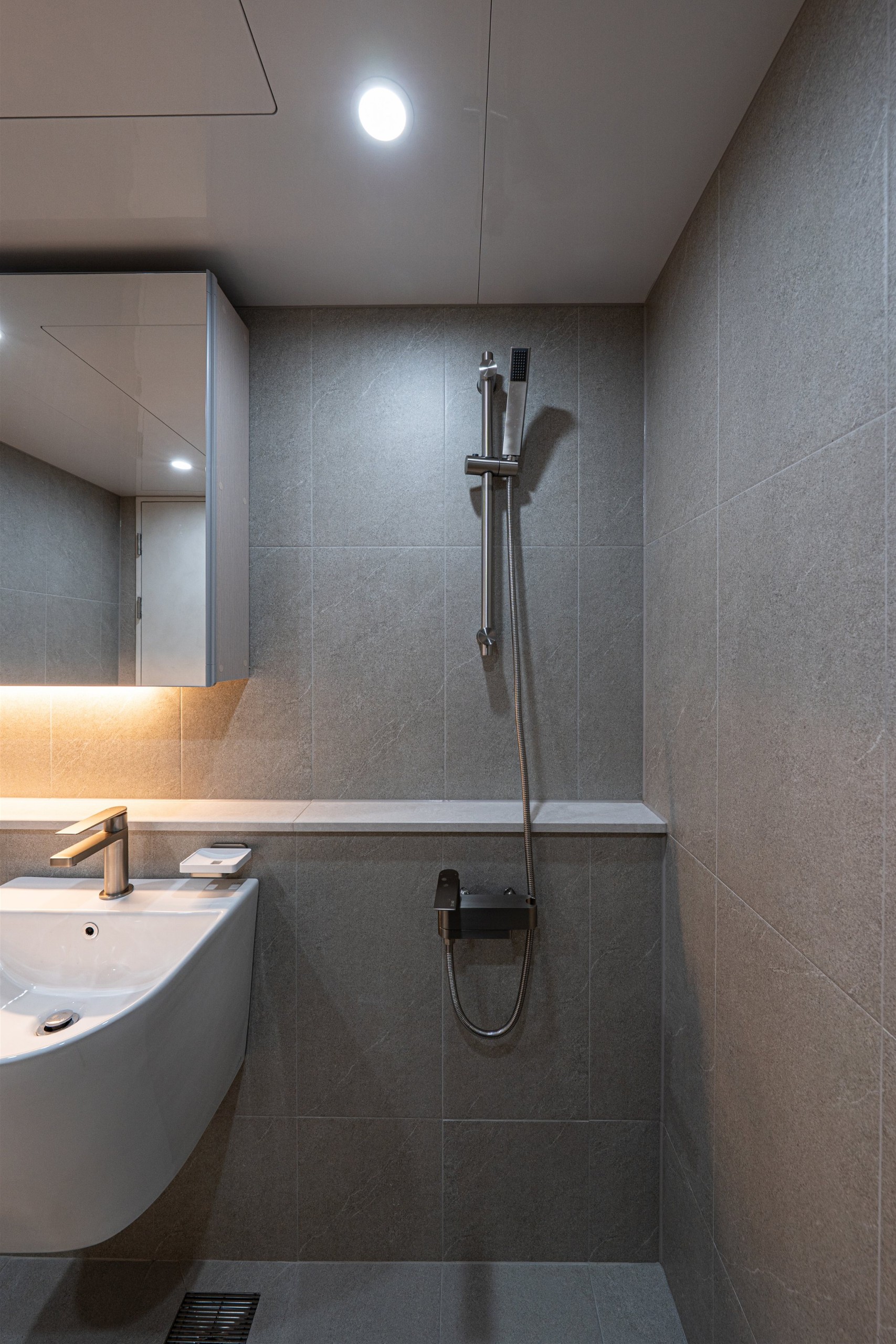 /user/d/designholic/editor/2512/6cc0c19b5c546195f5eb1df921c90572_1765240946_7546.jpg 이미지크게보기