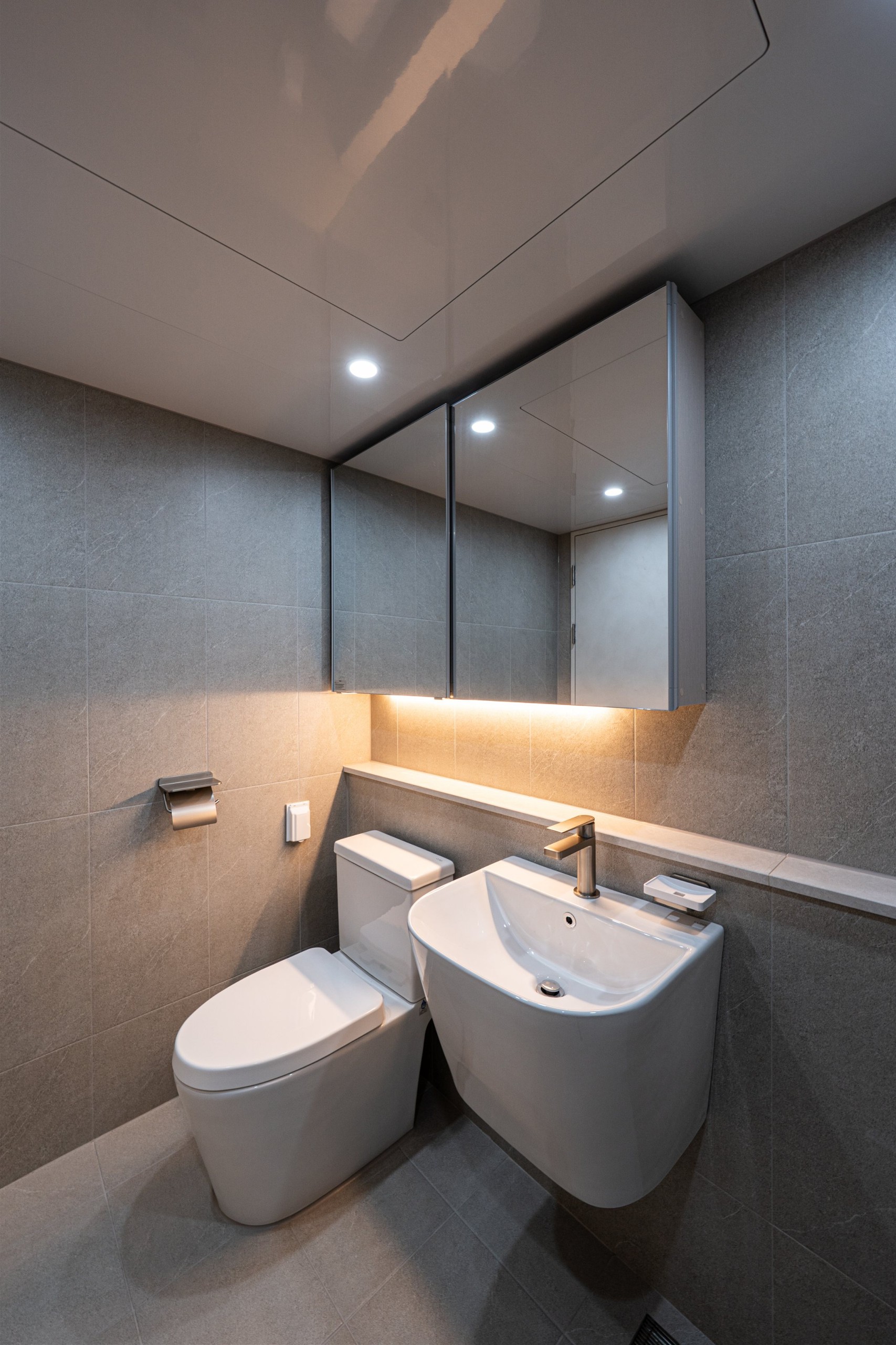 /user/d/designholic/editor/2512/6cc0c19b5c546195f5eb1df921c90572_1765240946_9156.jpg 이미지크게보기