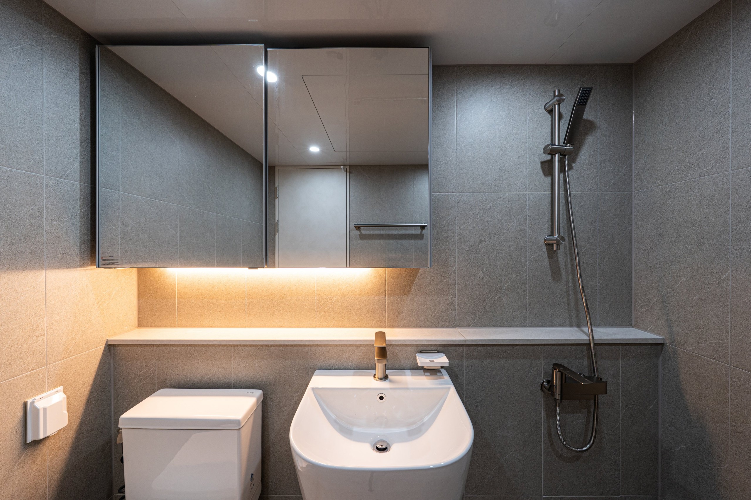 /user/d/designholic/editor/2512/6cc0c19b5c546195f5eb1df921c90572_1765240952_6971.jpg 이미지크게보기