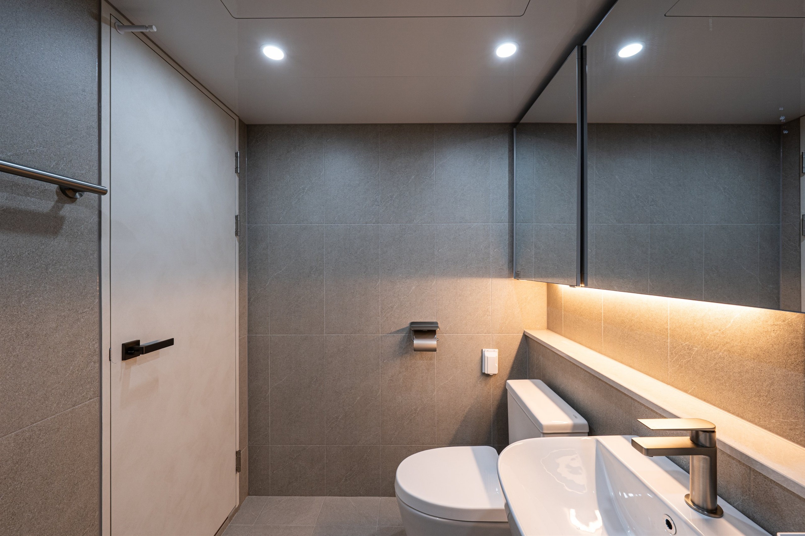 /user/d/designholic/editor/2512/6cc0c19b5c546195f5eb1df921c90572_1765240952_8573.jpg 이미지크게보기