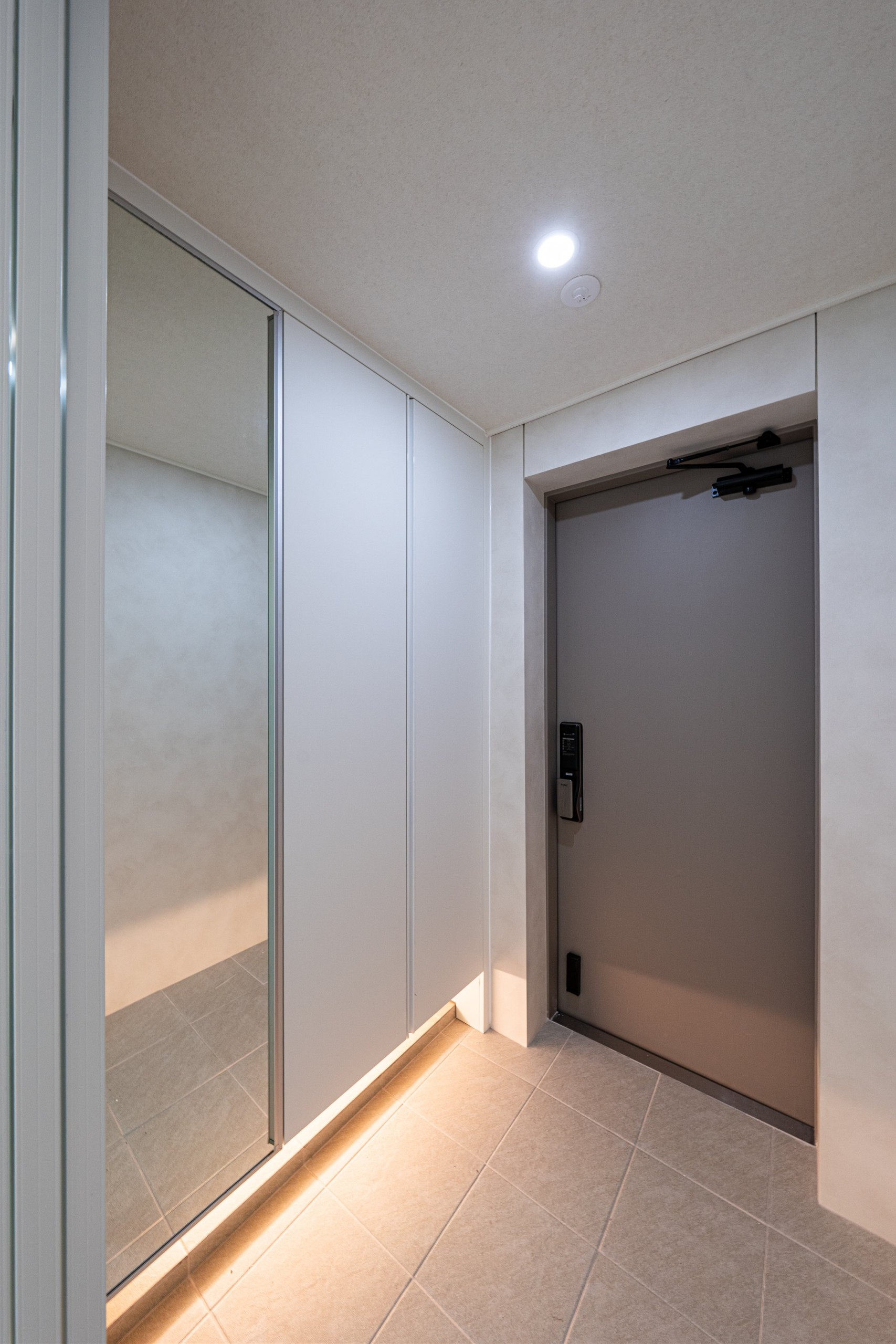 /user/d/designholic/editor/2512/6cc0c19b5c546195f5eb1df921c90572_1765240960_0111.jpg 이미지크게보기