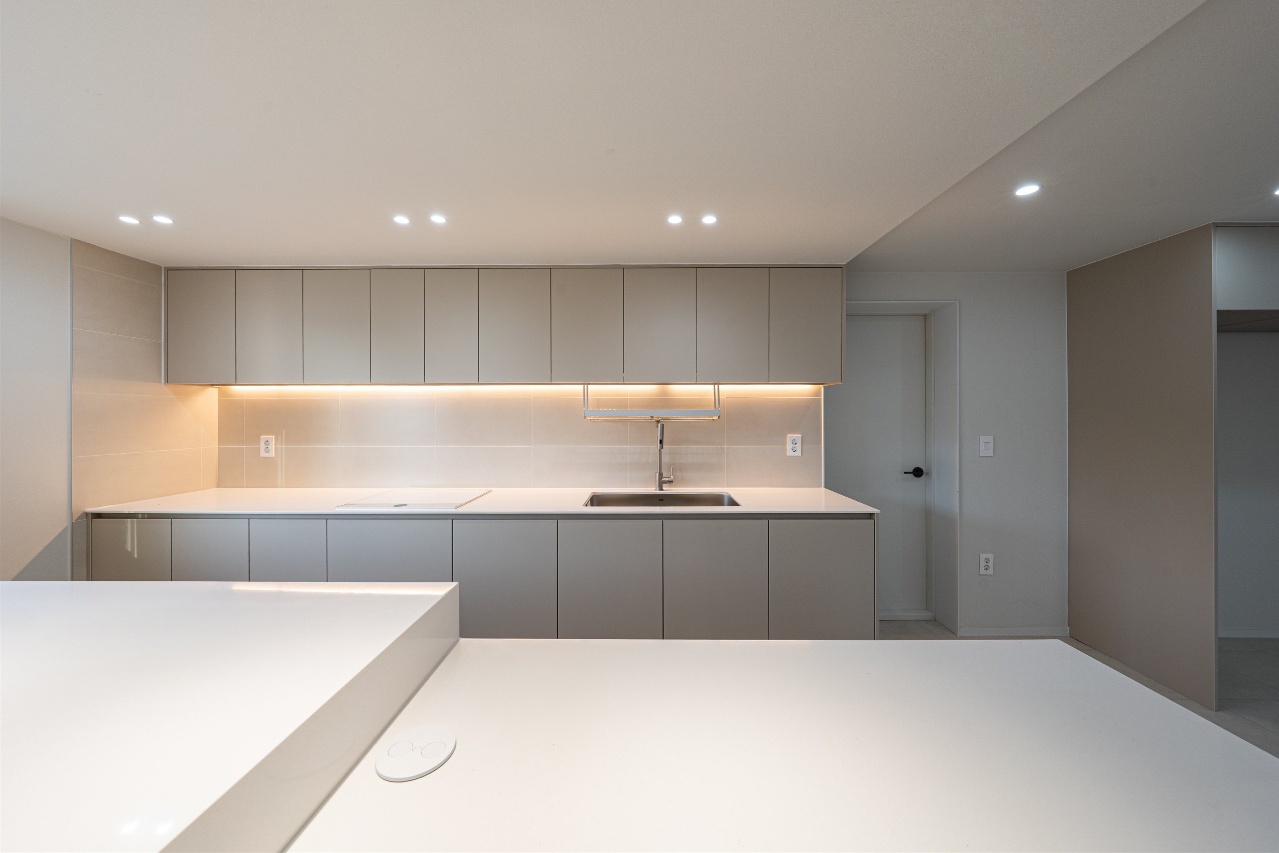 /user/d/designholic/editor/2601/5166de39b1e45b8d9e4877513dff9627_1768444393_3329.jpg 이미지크게보기