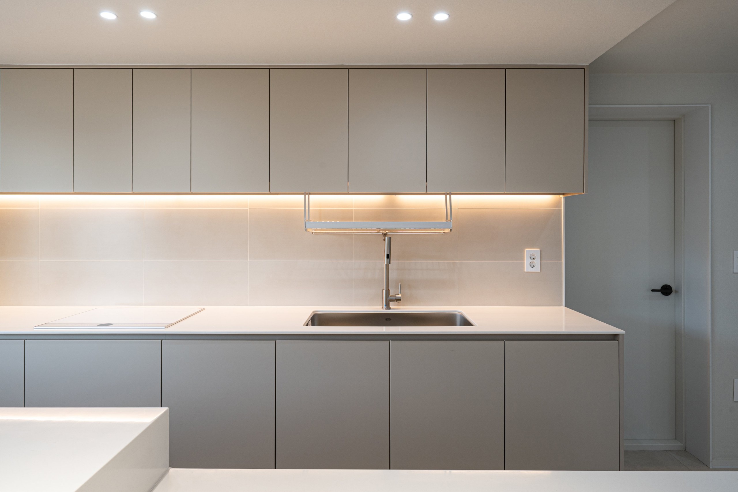 /user/d/designholic/editor/2601/5166de39b1e45b8d9e4877513dff9627_1768444393_4669.jpg 이미지크게보기