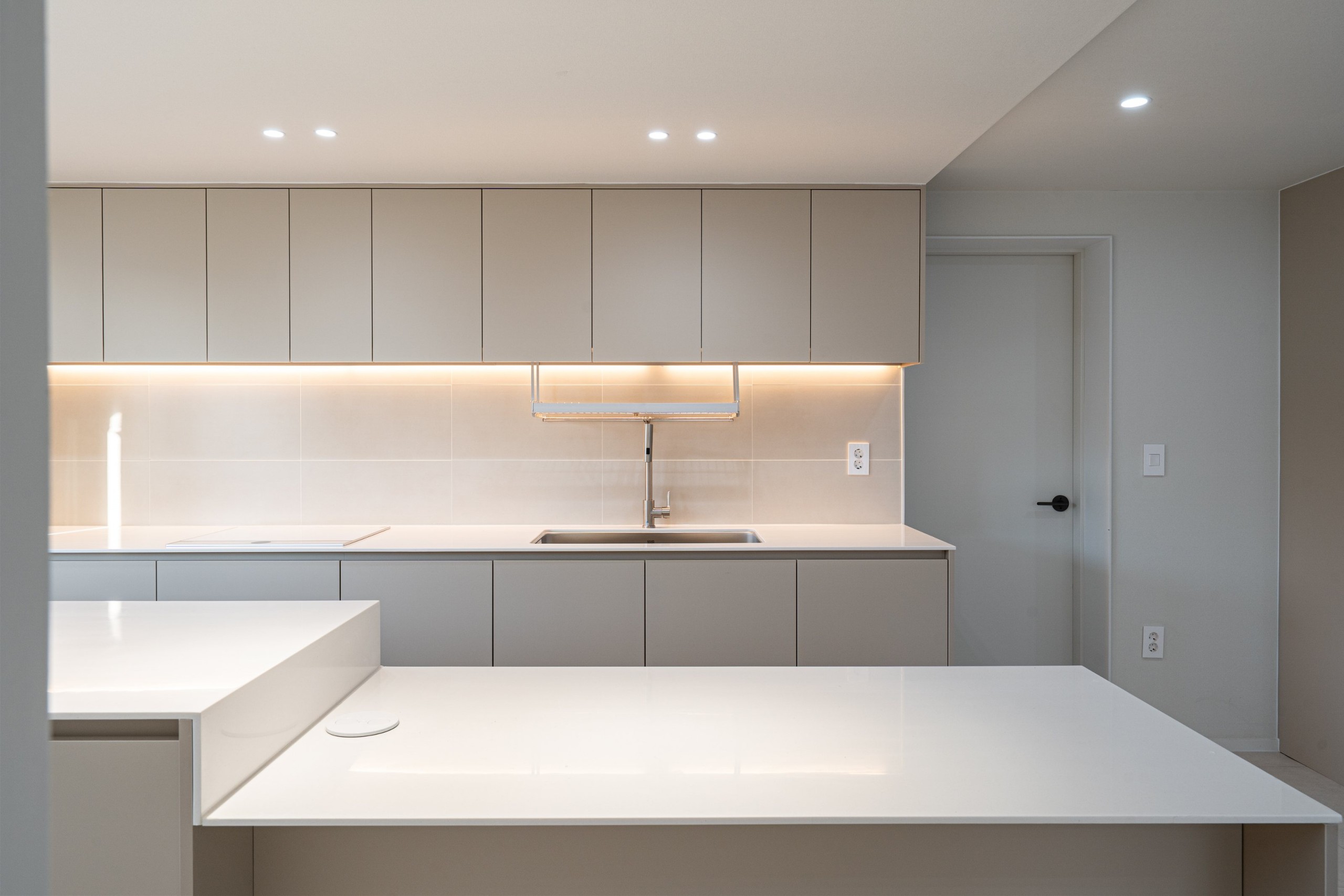 /user/d/designholic/editor/2601/5166de39b1e45b8d9e4877513dff9627_1768444398_7928.jpg 이미지크게보기