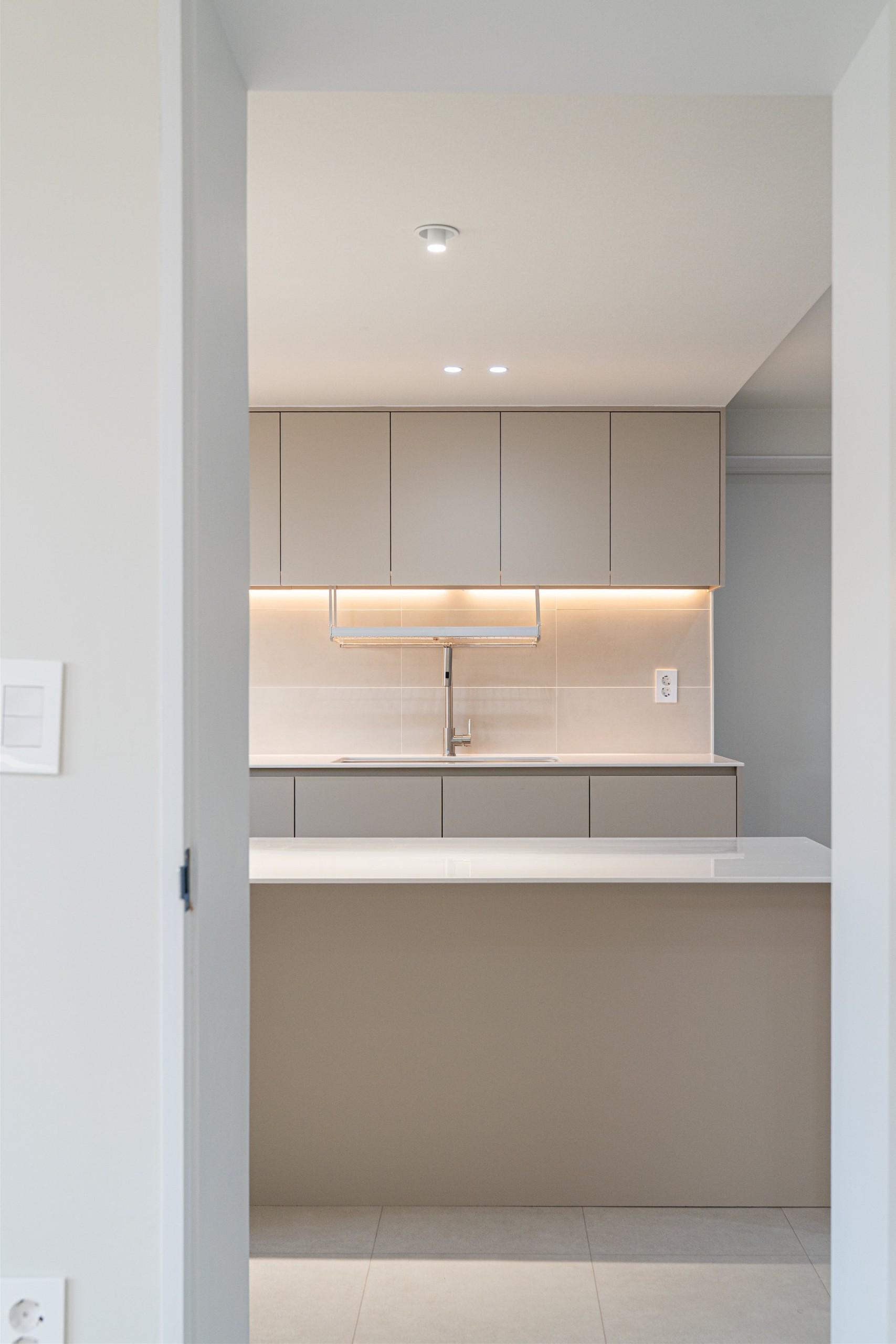 /user/d/designholic/editor/2601/5166de39b1e45b8d9e4877513dff9627_1768444411_2056.jpg 이미지크게보기