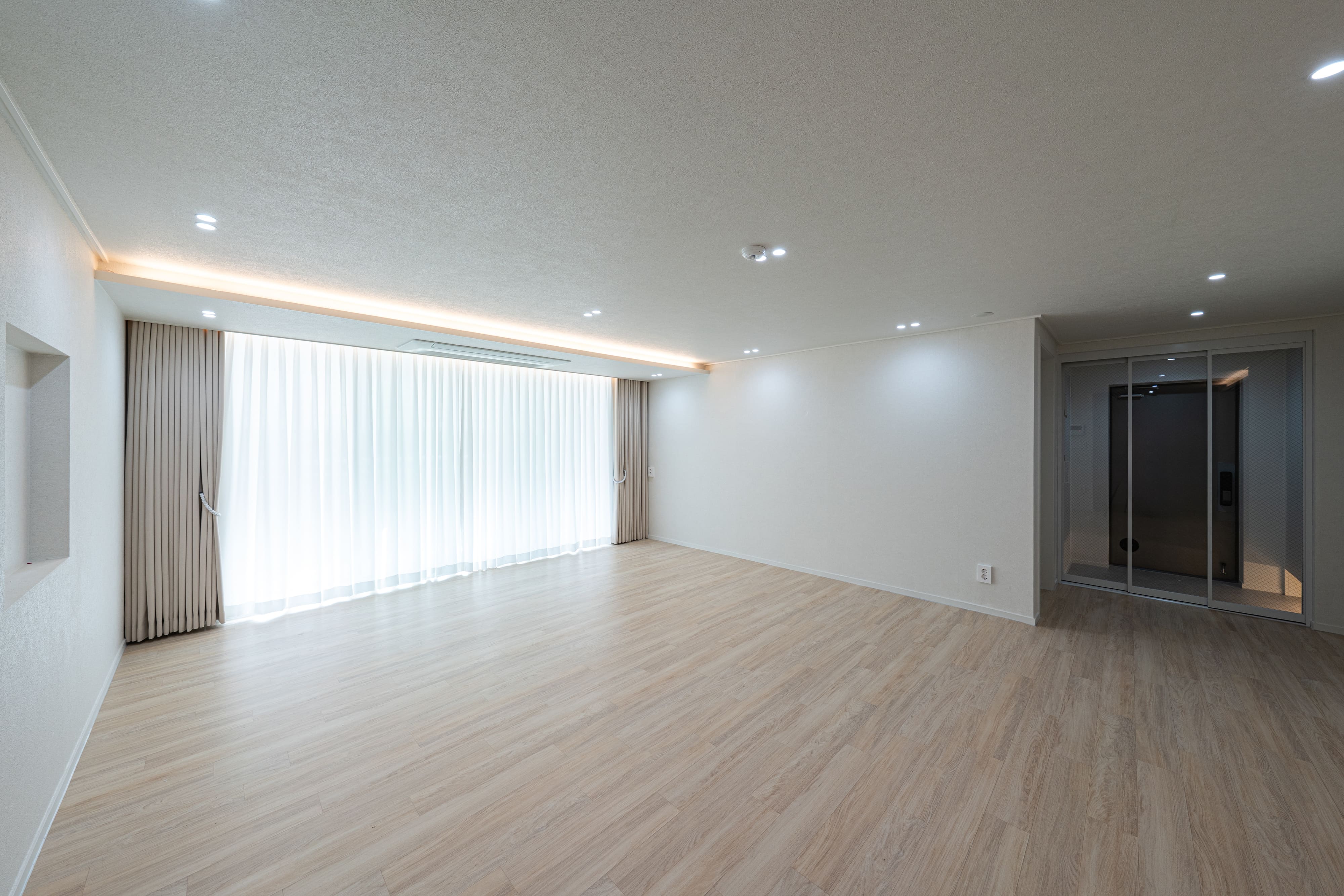 /user/d/designholic/editor/2603/5dc4421a903937ca69570e315d4136b0_1773645952_881.jpg 이미지크게보기