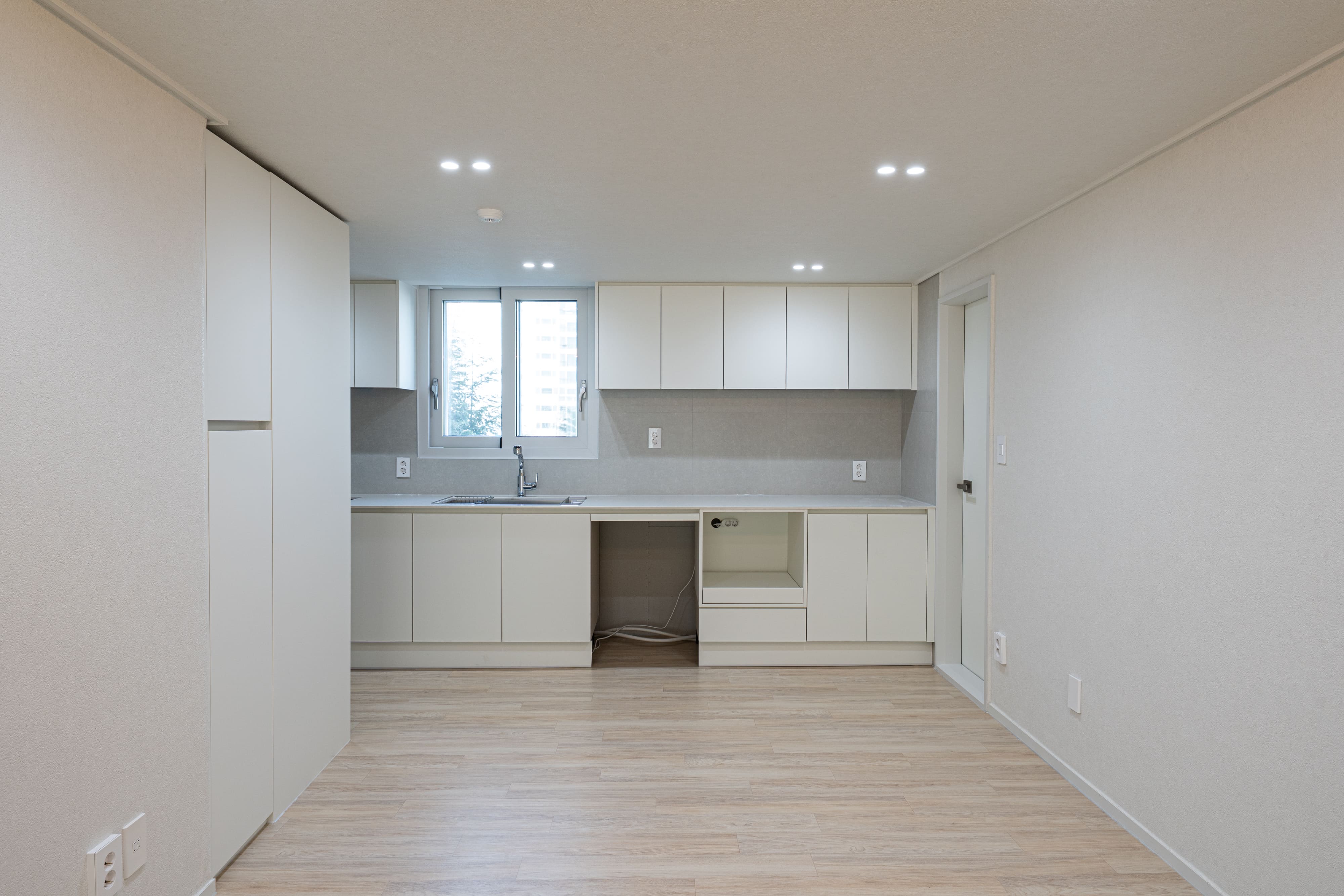 /user/d/designholic/editor/2603/5dc4421a903937ca69570e315d4136b0_1773645985_7015.jpg 이미지크게보기