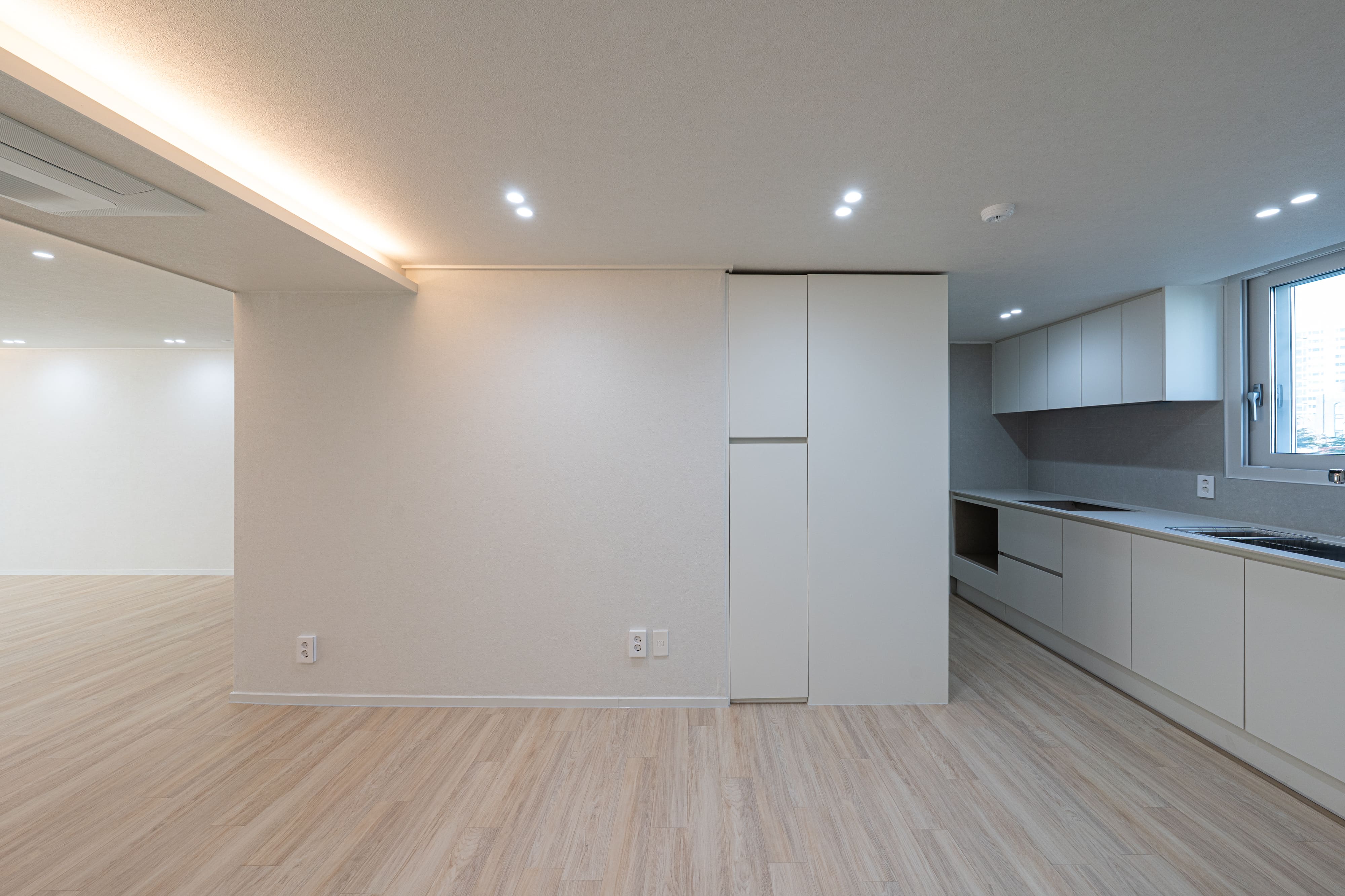 /user/d/designholic/editor/2603/5dc4421a903937ca69570e315d4136b0_1773645986_2262.jpg 이미지크게보기