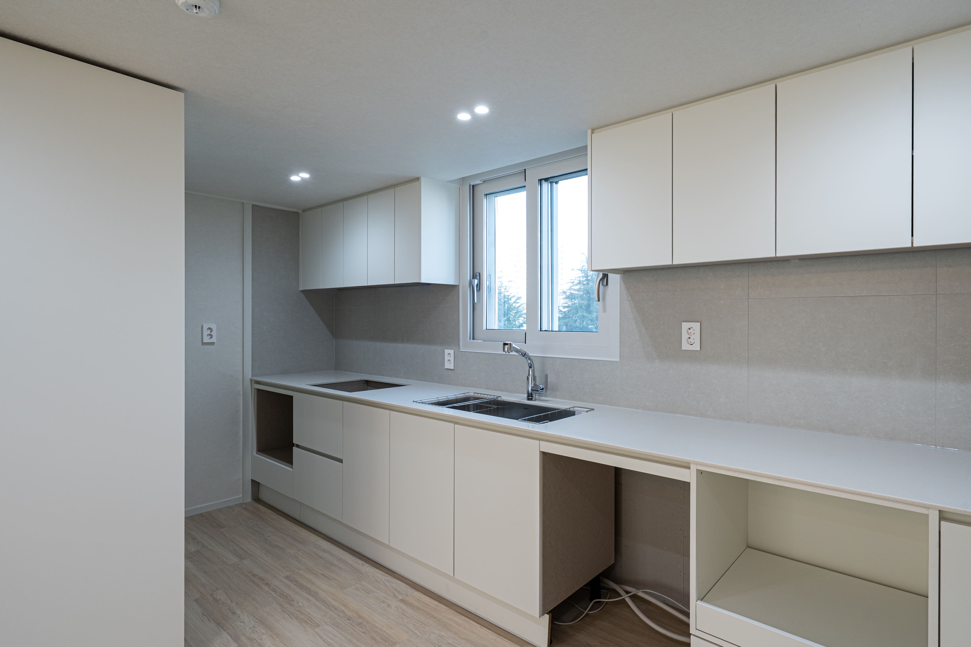 /user/d/designholic/editor/2603/5dc4421a903937ca69570e315d4136b0_1773645986_4751.jpg 이미지크게보기