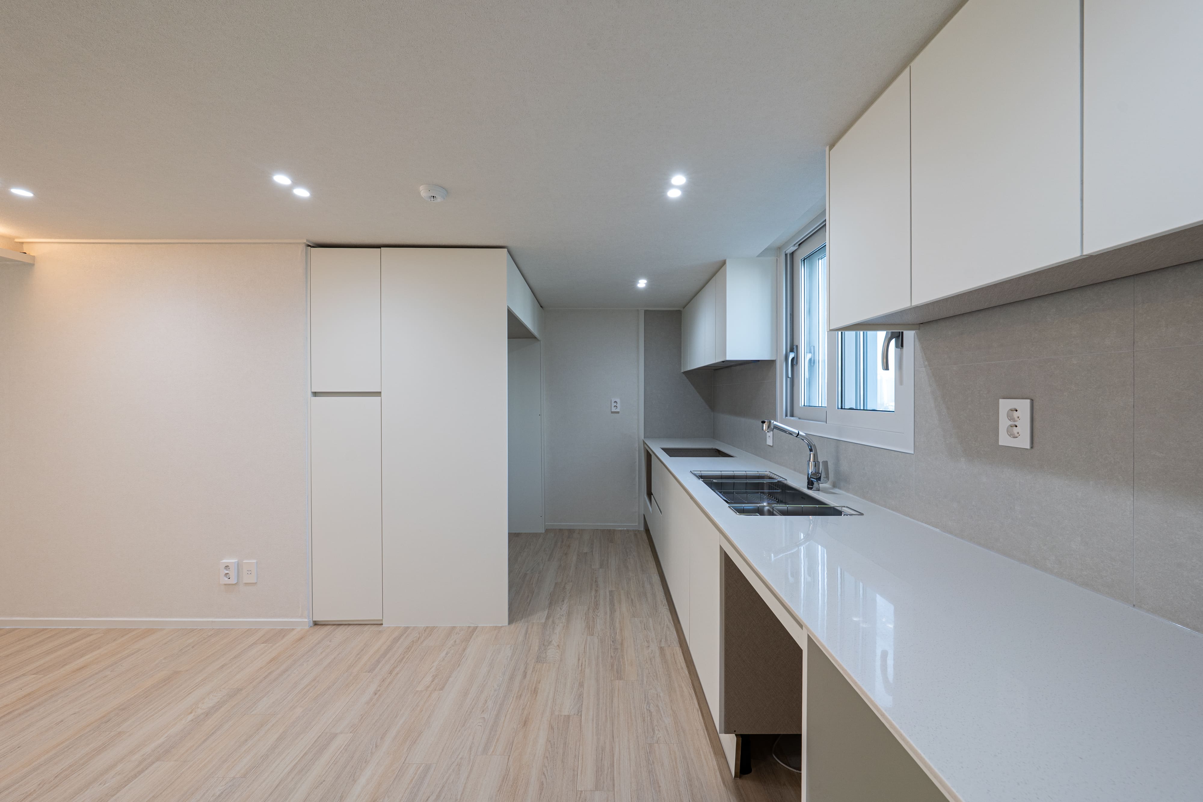 /user/d/designholic/editor/2603/5dc4421a903937ca69570e315d4136b0_1773645986_689.jpg 이미지크게보기