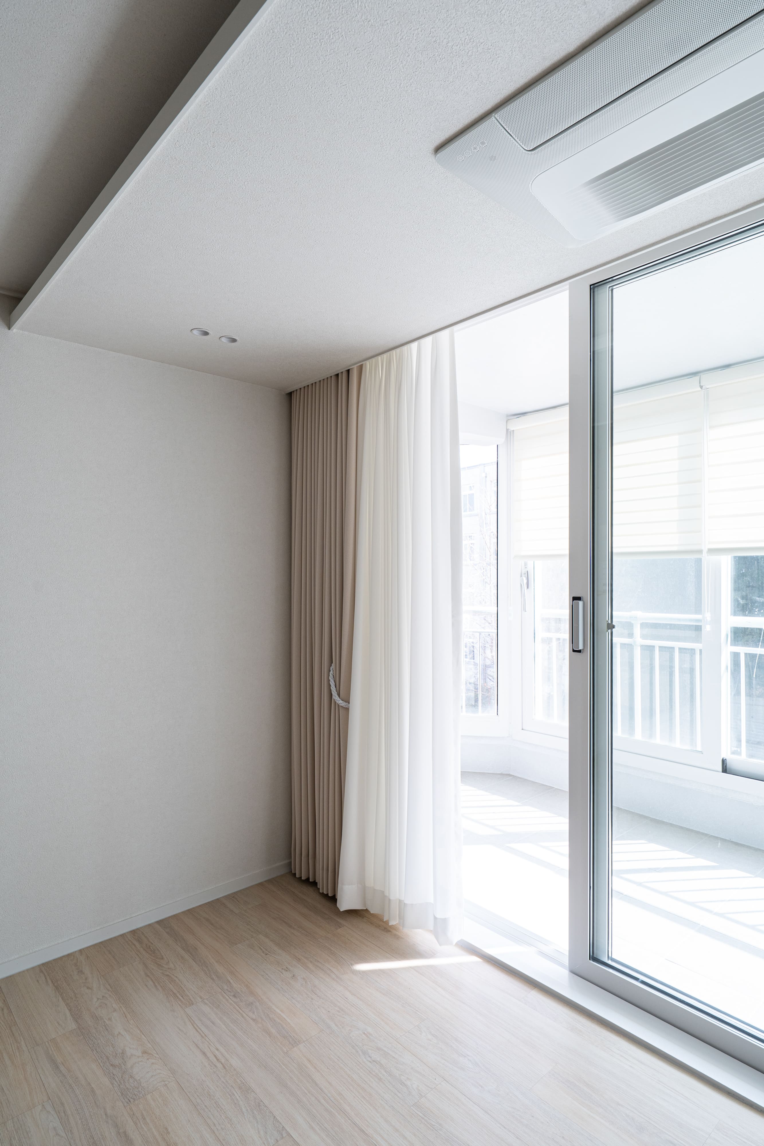 /user/d/designholic/editor/2603/5dc4421a903937ca69570e315d4136b0_1773646006_8006.jpg 이미지크게보기