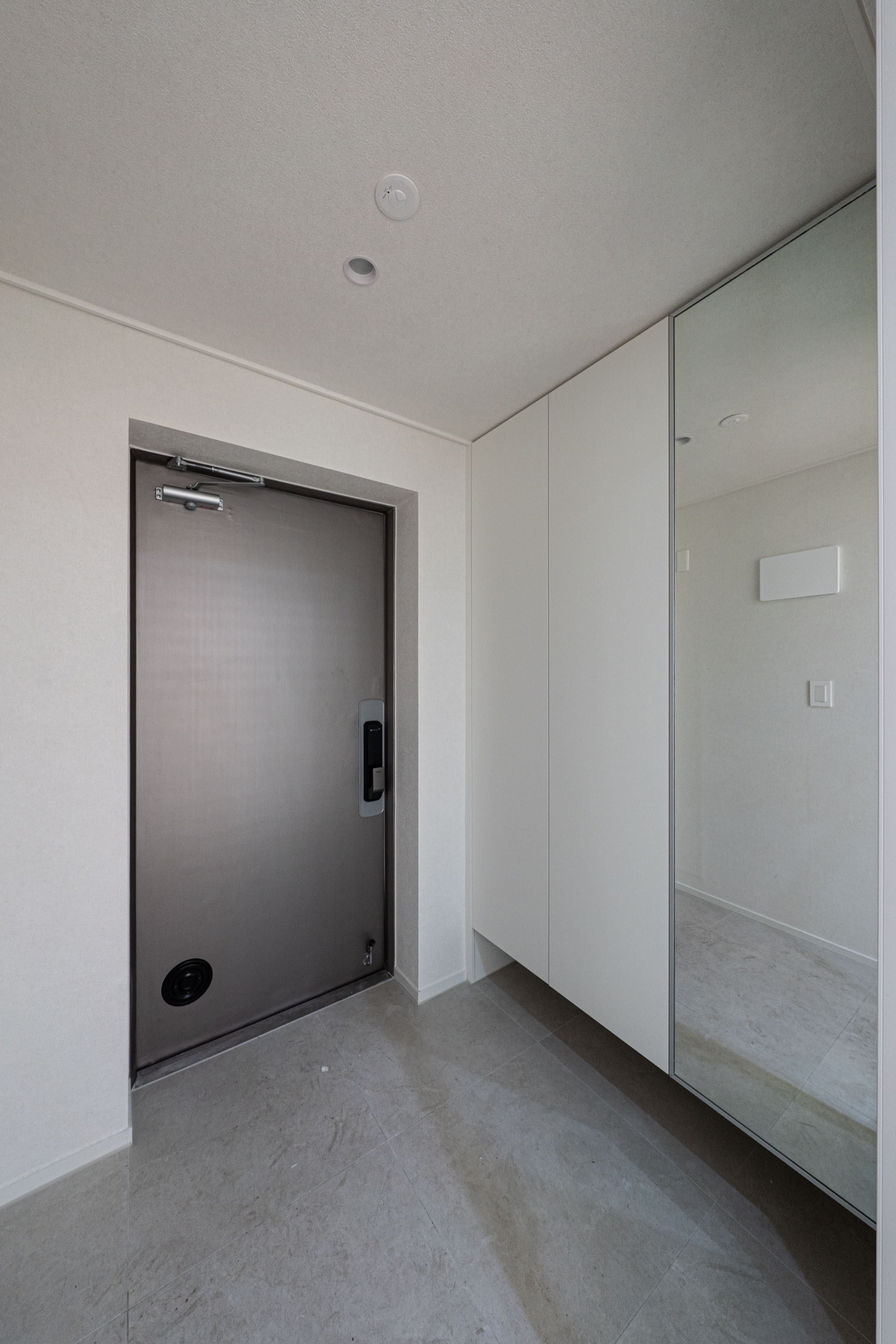 /user/d/designholic/editor/2603/5dc4421a903937ca69570e315d4136b0_1773646009_0956.jpg 이미지크게보기