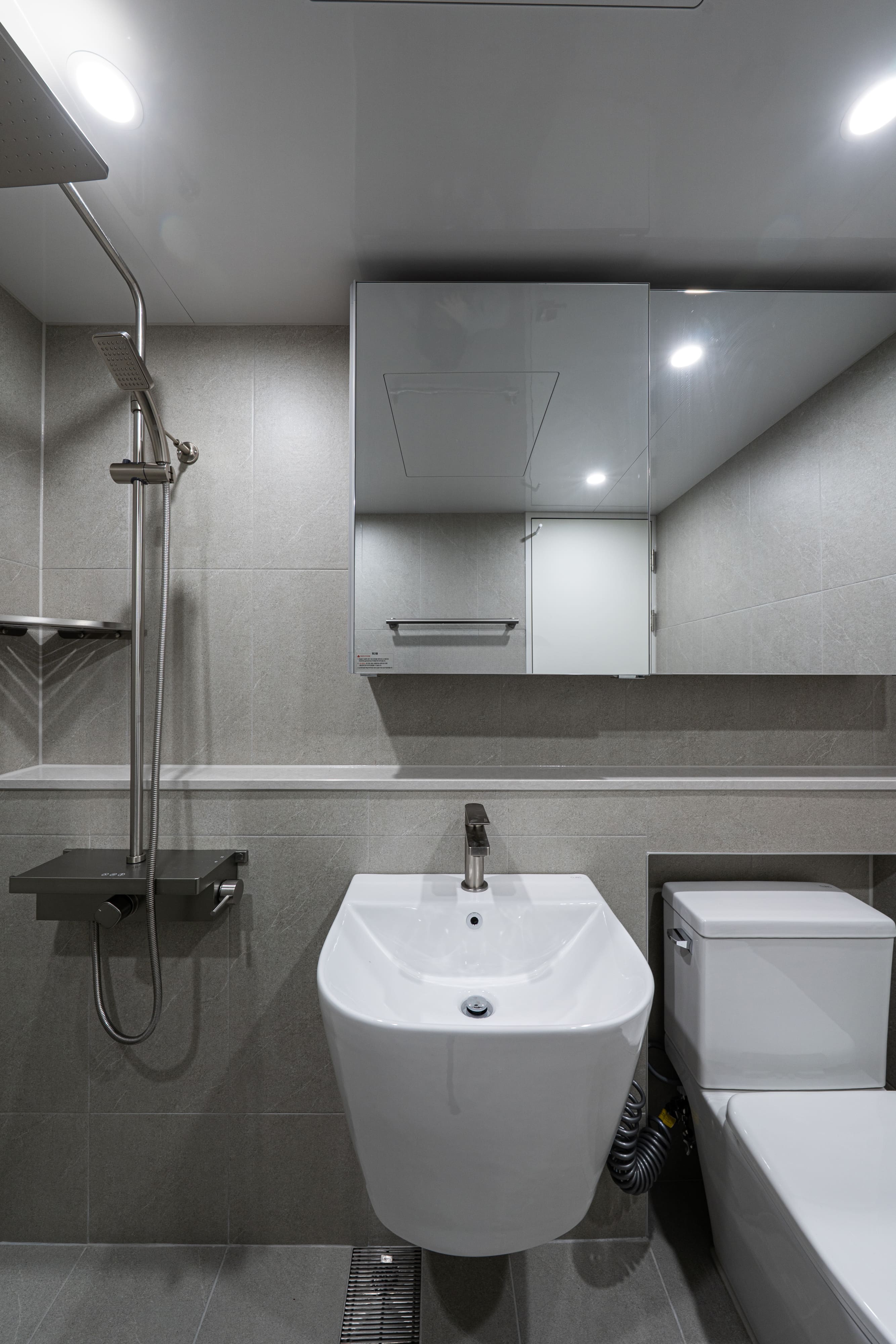 /user/d/designholic/editor/2603/5dc4421a903937ca69570e315d4136b0_1773646062_5718.jpg 이미지크게보기