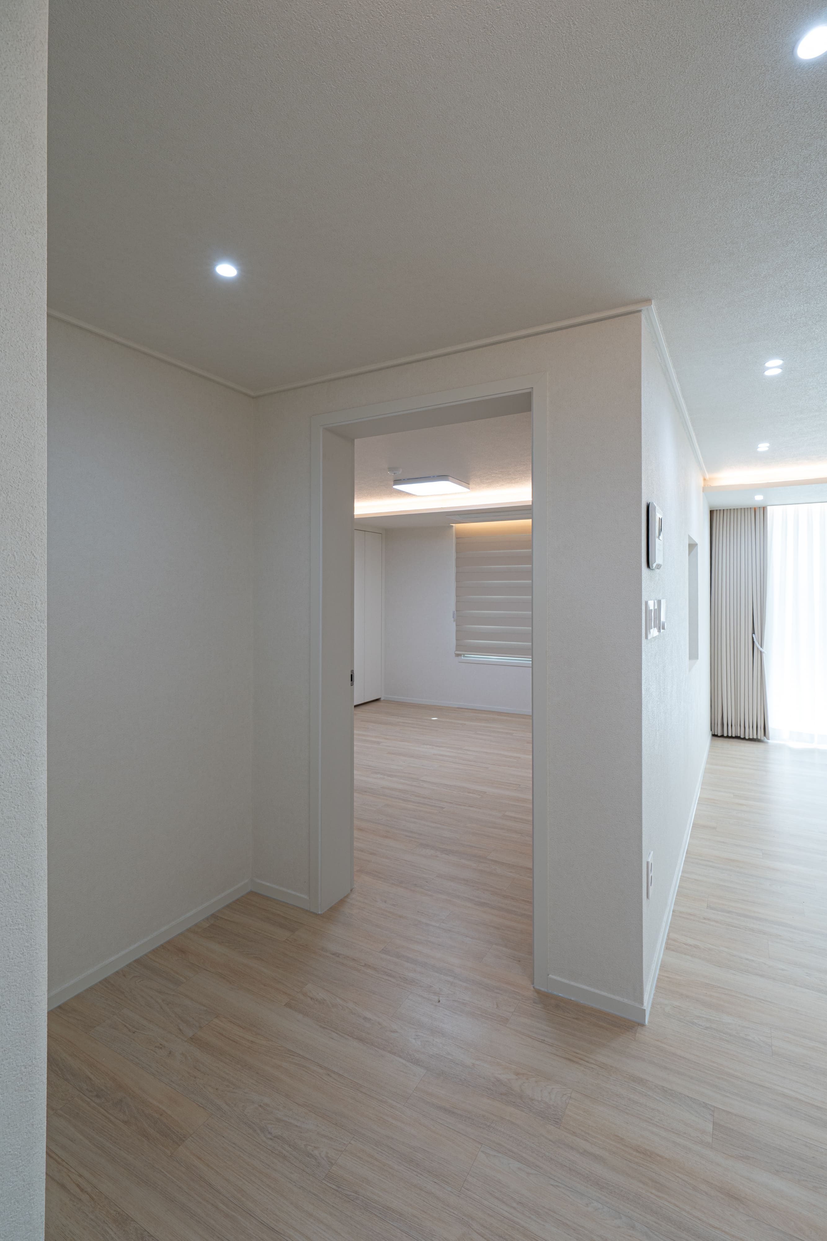 /user/d/designholic/editor/2603/5dc4421a903937ca69570e315d4136b0_1773646151_6748.jpg 이미지크게보기