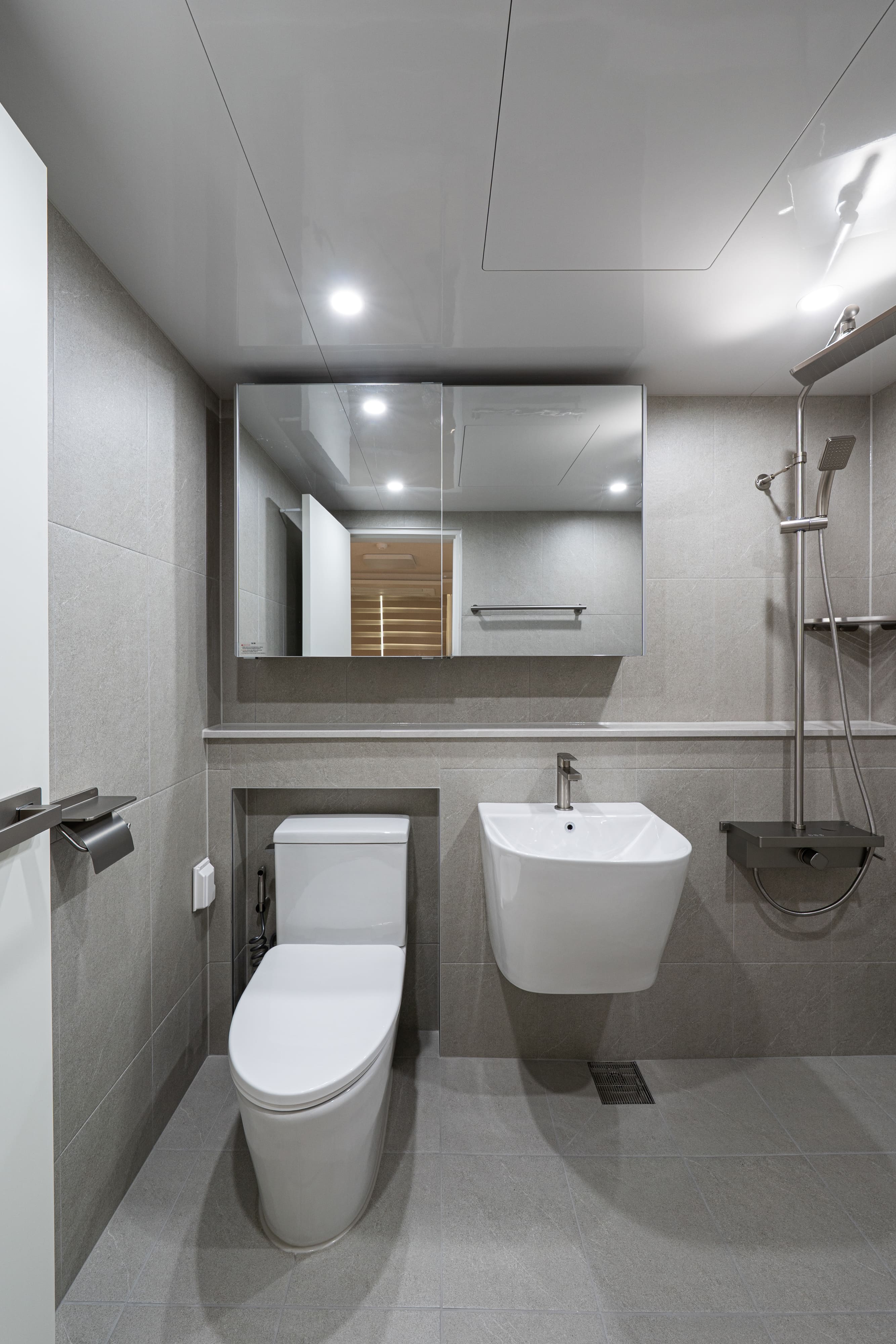 /user/d/designholic/editor/2603/5dc4421a903937ca69570e315d4136b0_1773646374_2076.jpg 이미지크게보기