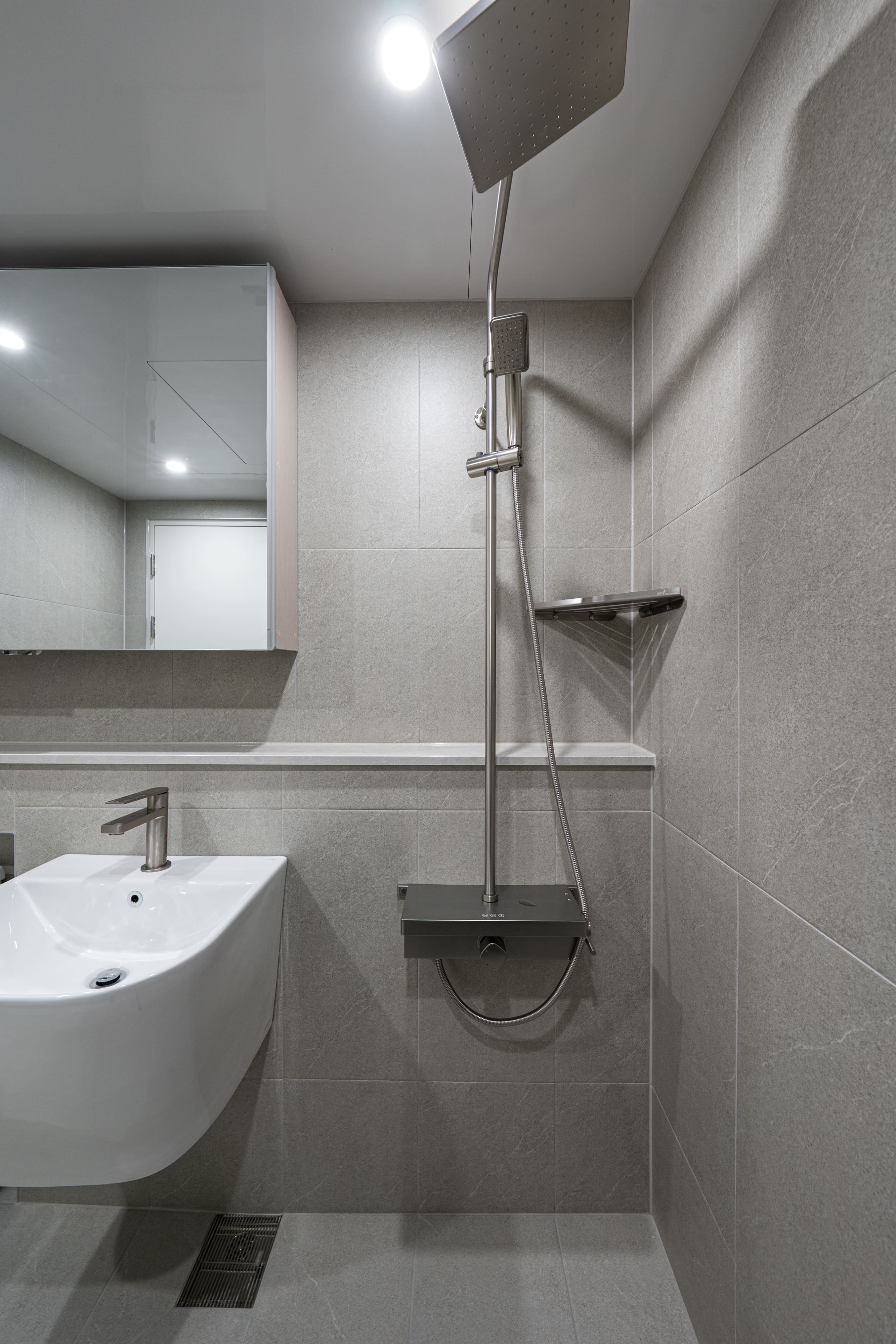 /user/d/designholic/editor/2603/5dc4421a903937ca69570e315d4136b0_1773646374_7071.jpg 이미지크게보기