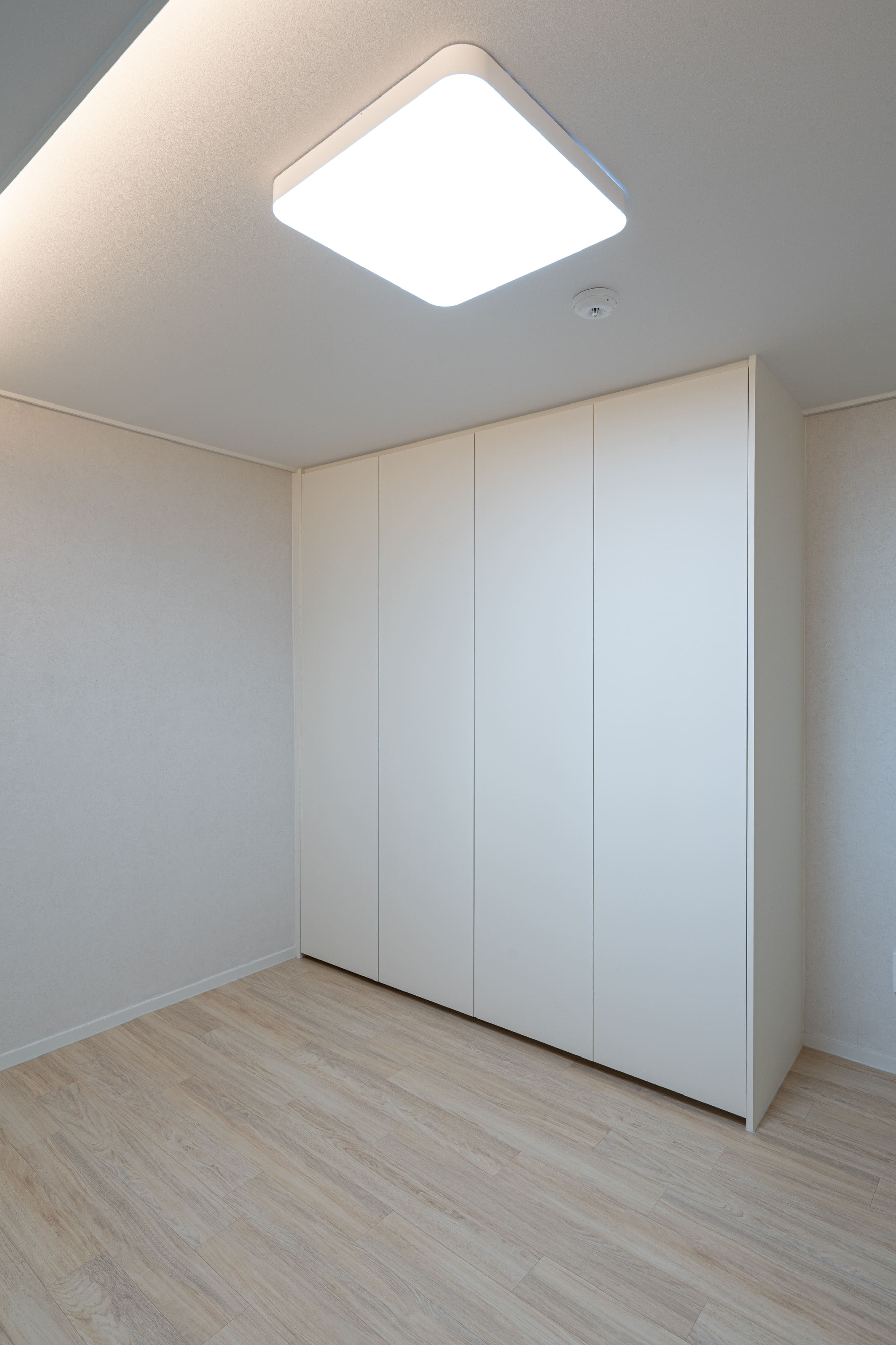 /user/d/designholic/editor/2603/5dc4421a903937ca69570e315d4136b0_1773646391_3458.jpg 이미지크게보기