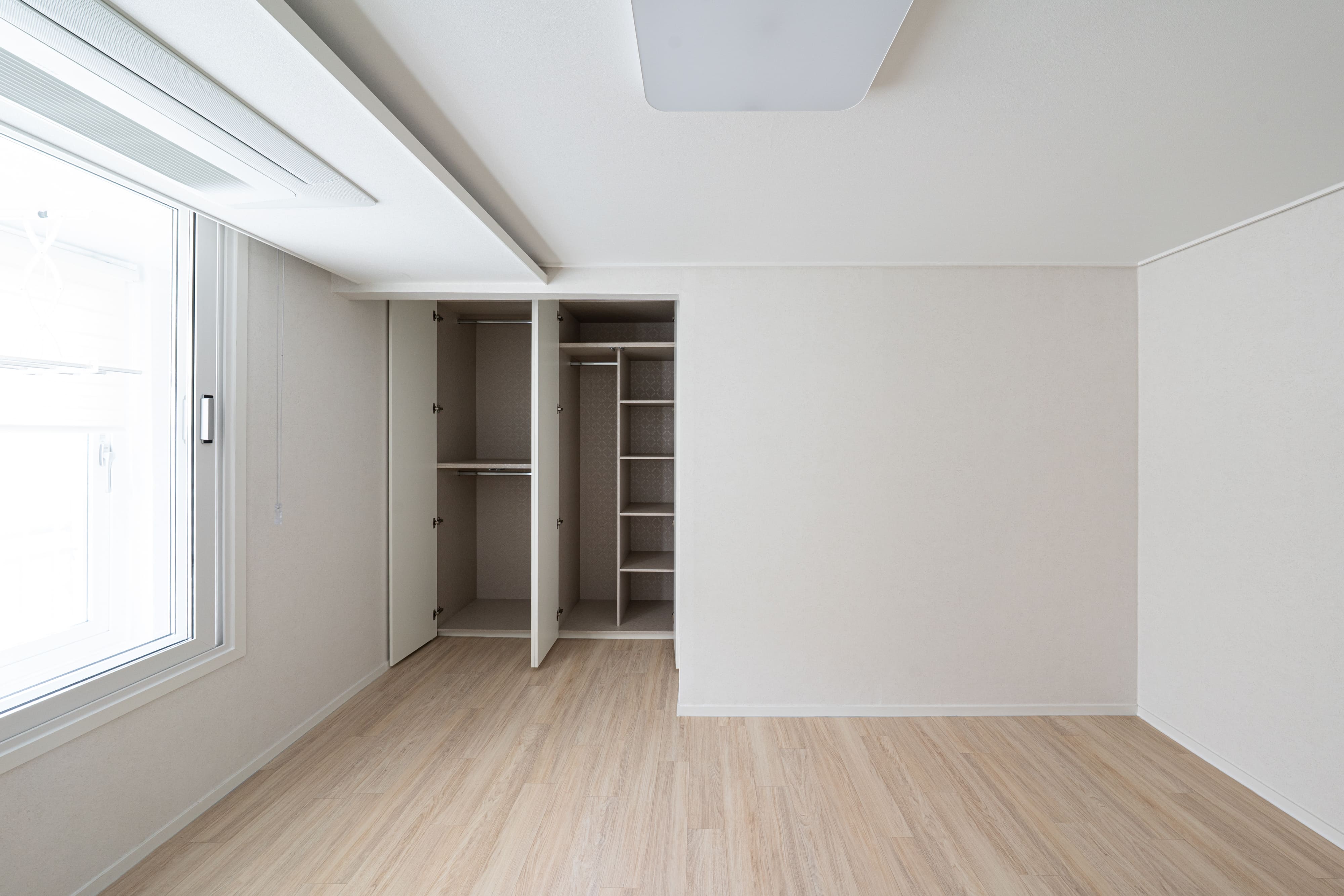 /user/d/designholic/editor/2603/5dc4421a903937ca69570e315d4136b0_1773646392_1372.jpg 이미지크게보기